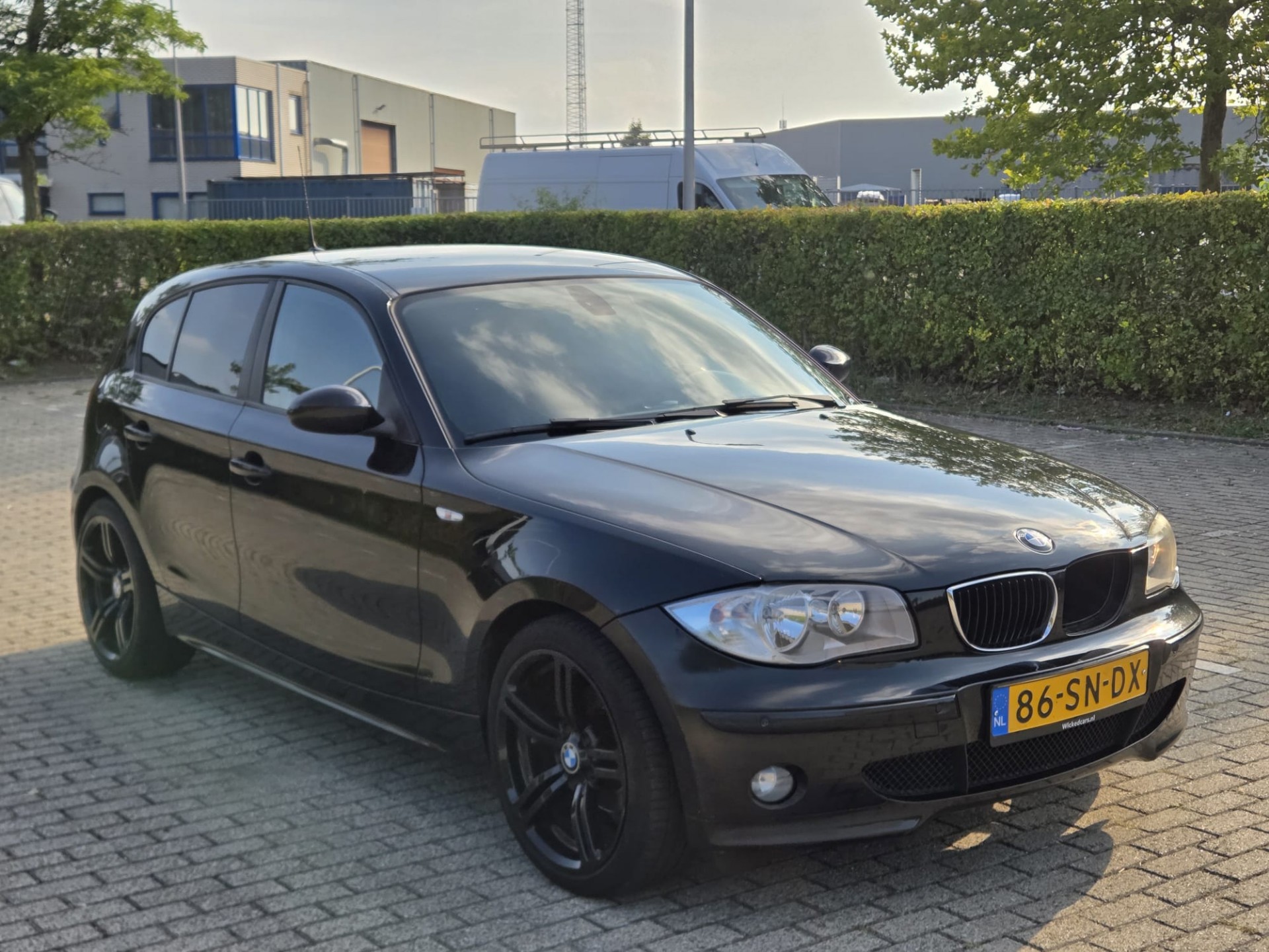BMW 1er Reihe 120i High Executive | Lm velgen | Airco |  PDC | 2006 - voorkant