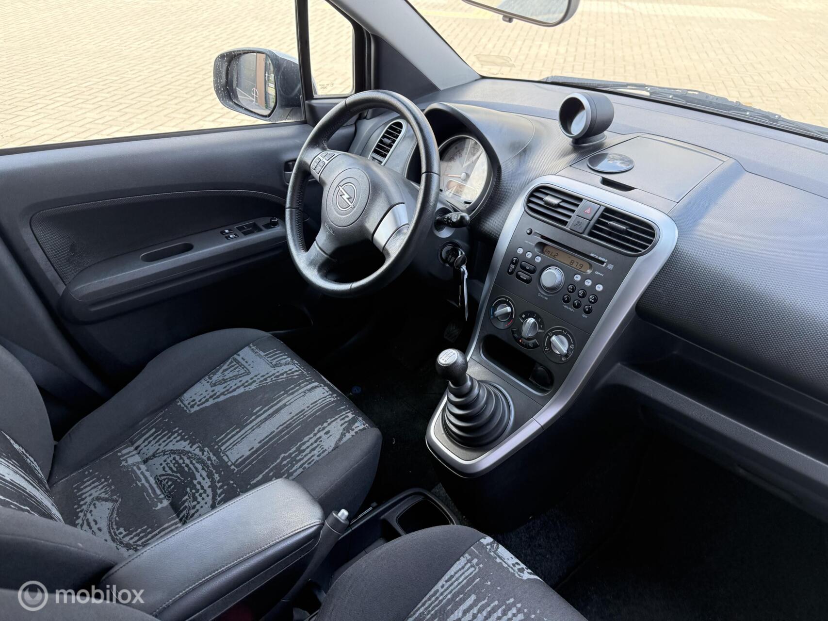 Foto van Opel Agila