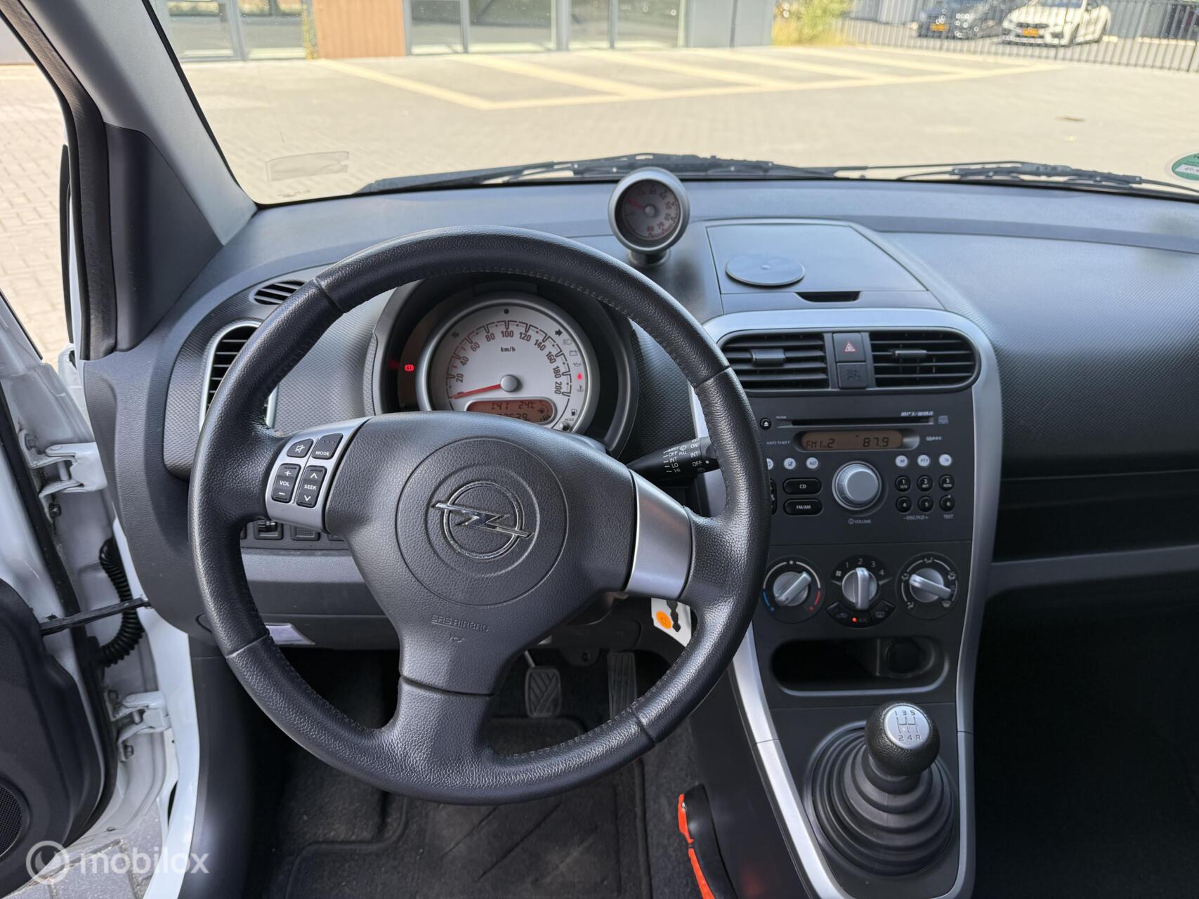 Foto van Opel Agila