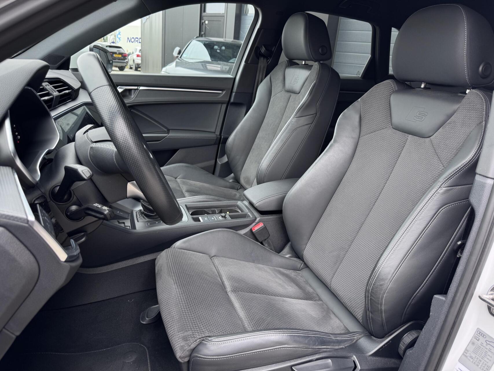 Foto van Audi Q3 E-tron