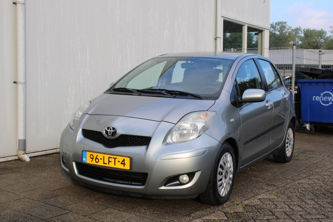 Toyota Toyota Yaris 1.3 VVTi Aspiration Automaat 2010 - voorkant
