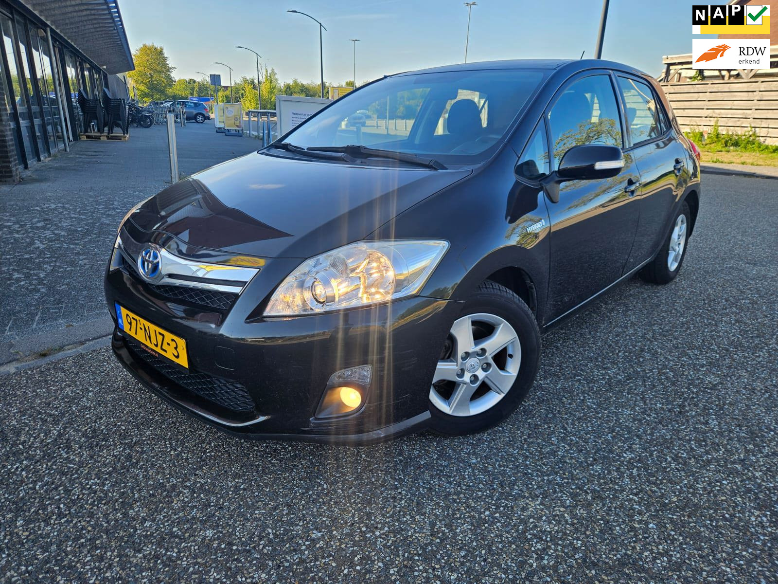 Toyota Toyota Auris 1.8 Full Hybrid Aspiration GARANTIE 2010 - voorkant