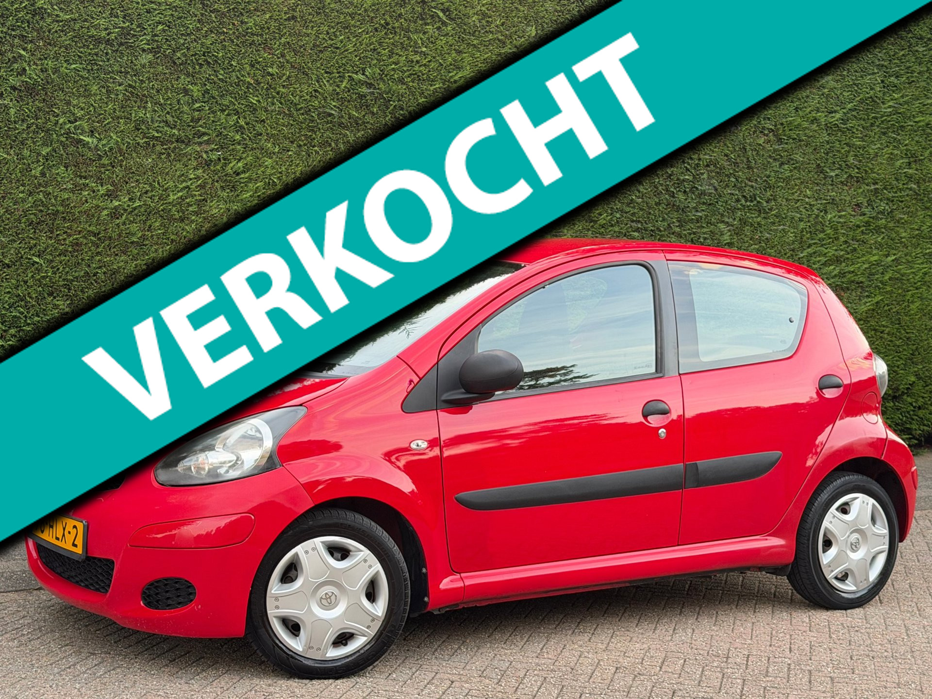 Toyota Toyota Aygo 1.0-12V Access RIJDGOED/5DRS/INRUILER/APK 4-27 2009 - voorkant