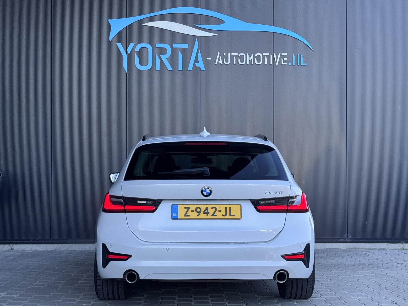 Foto van BMW 320i