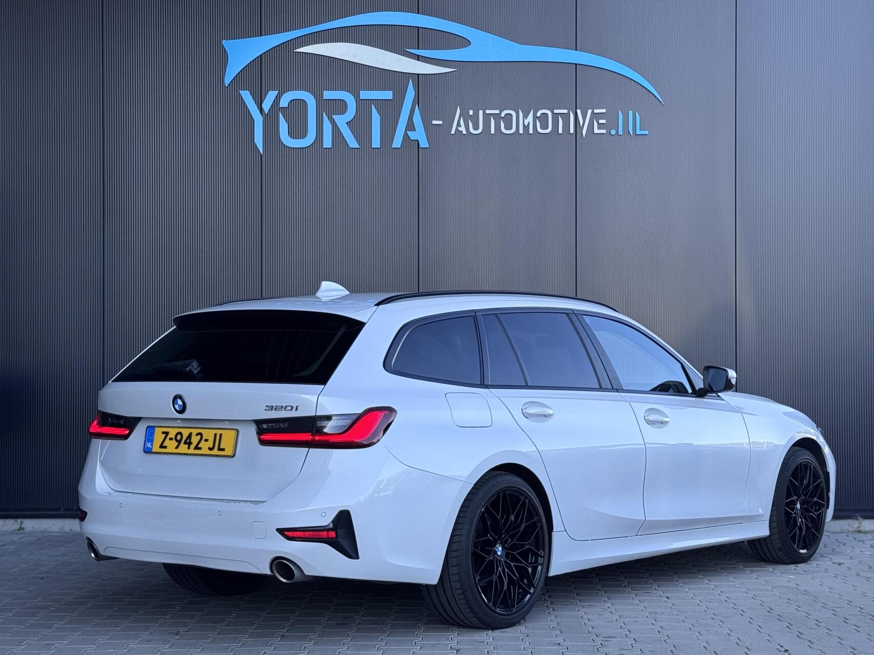 Foto van BMW 320i