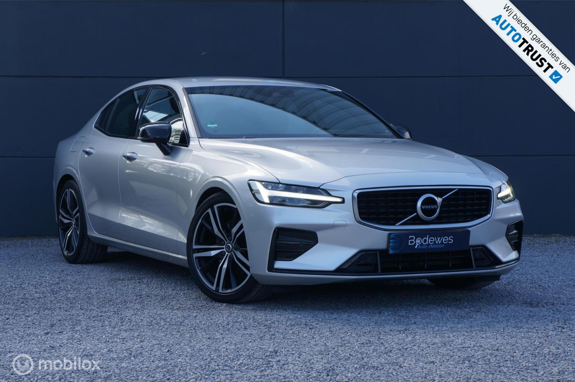 Volvo S60 2.0 T4 R-Design Aut Navi Ad.Cruise Apple/Android ! 2019 - voorkant