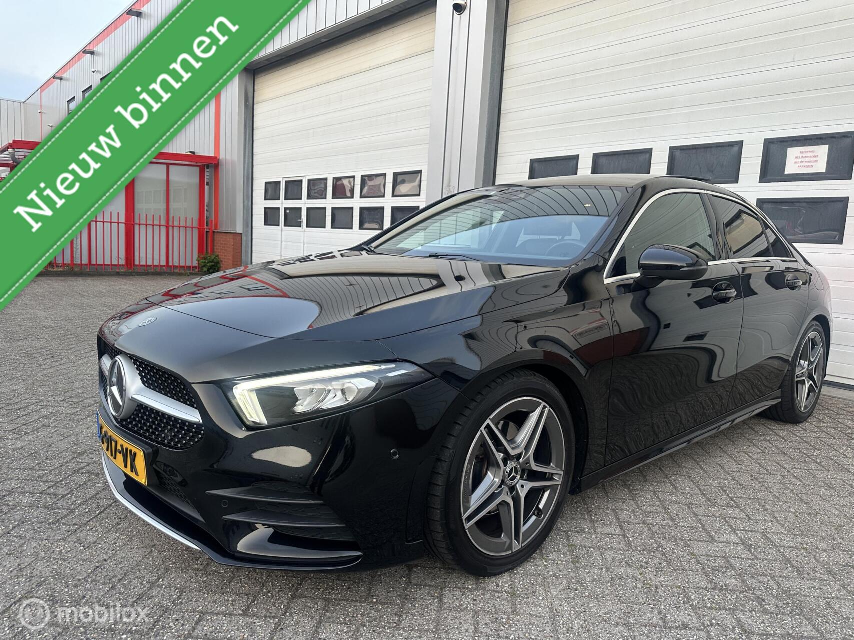 Mercedes-Benz A 180 180 Business Solution AMG/Pano.Dak/NAP/LED 2019 - voorkant