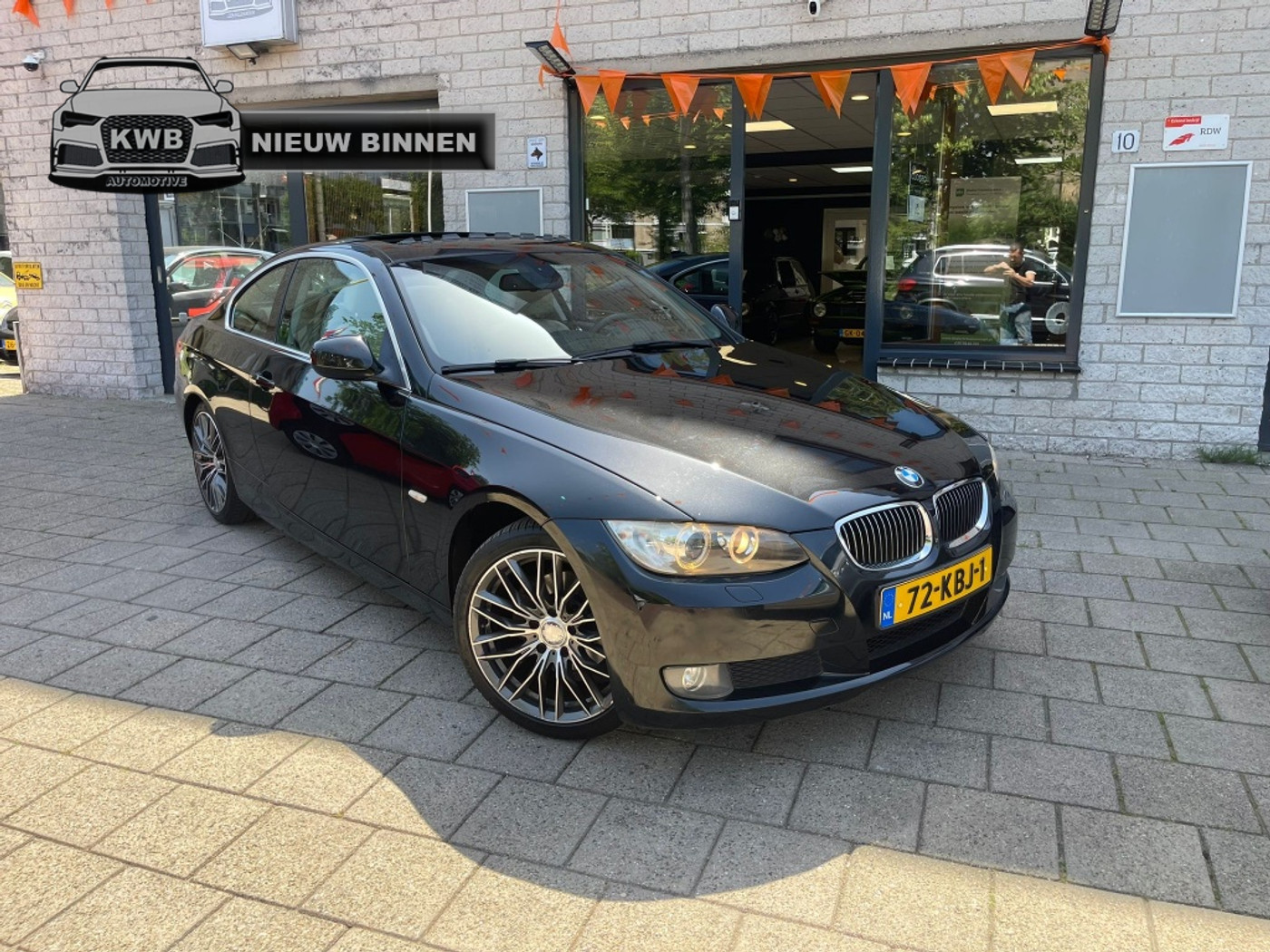 BMW 3er Reihe 320i Coupe Creme leer schuifdak NAP 2009 - voorkant