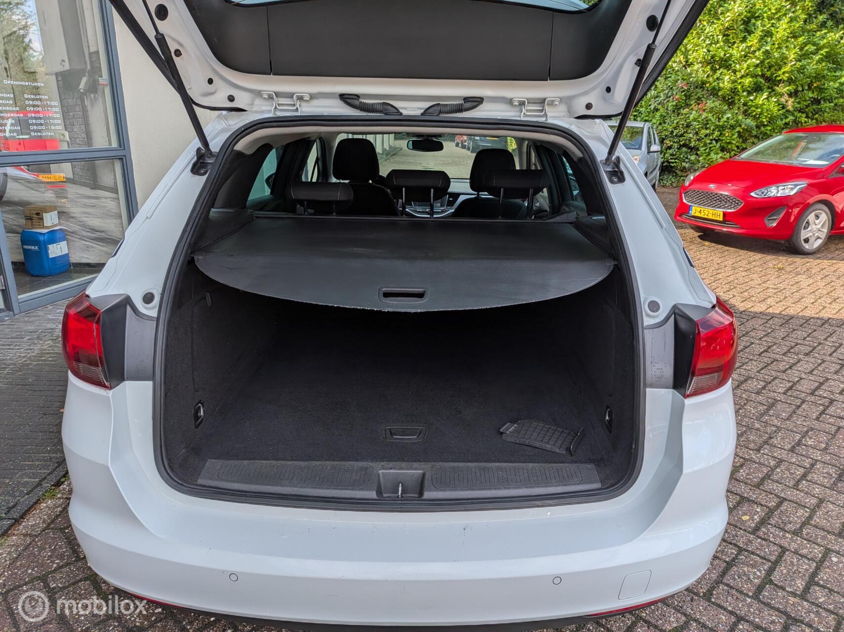 Foto van Opel Astra Sports Tourer