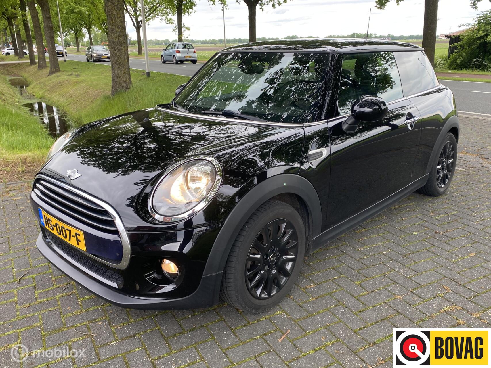 Mini Cooper 1.5 Cooper Pepper I Zwart I Sportvelgen I 2015 - voorkant