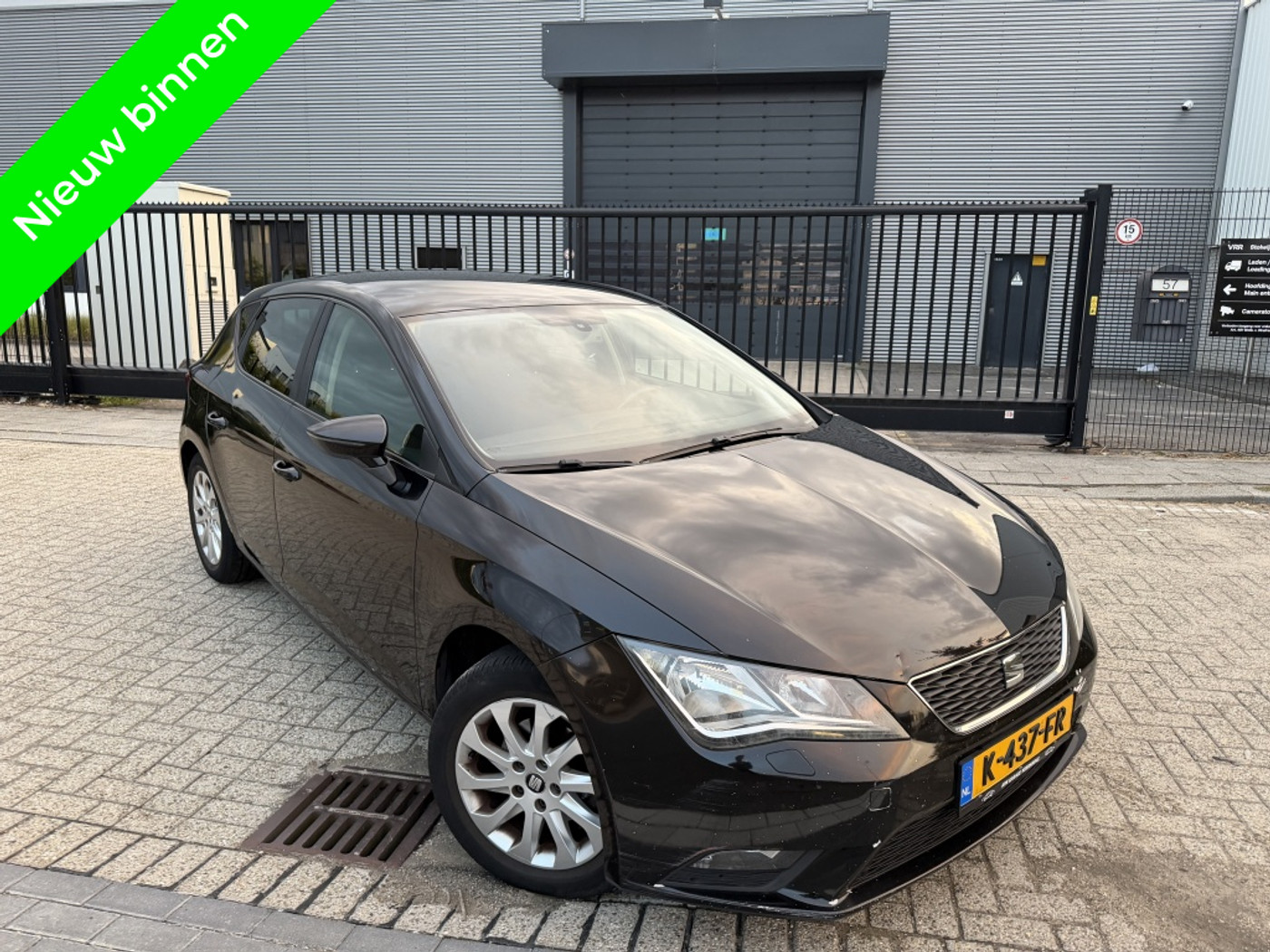 Seat Leon 1.6 TDI Stoel-Verwarming Clima Navi 2014 - voorkant