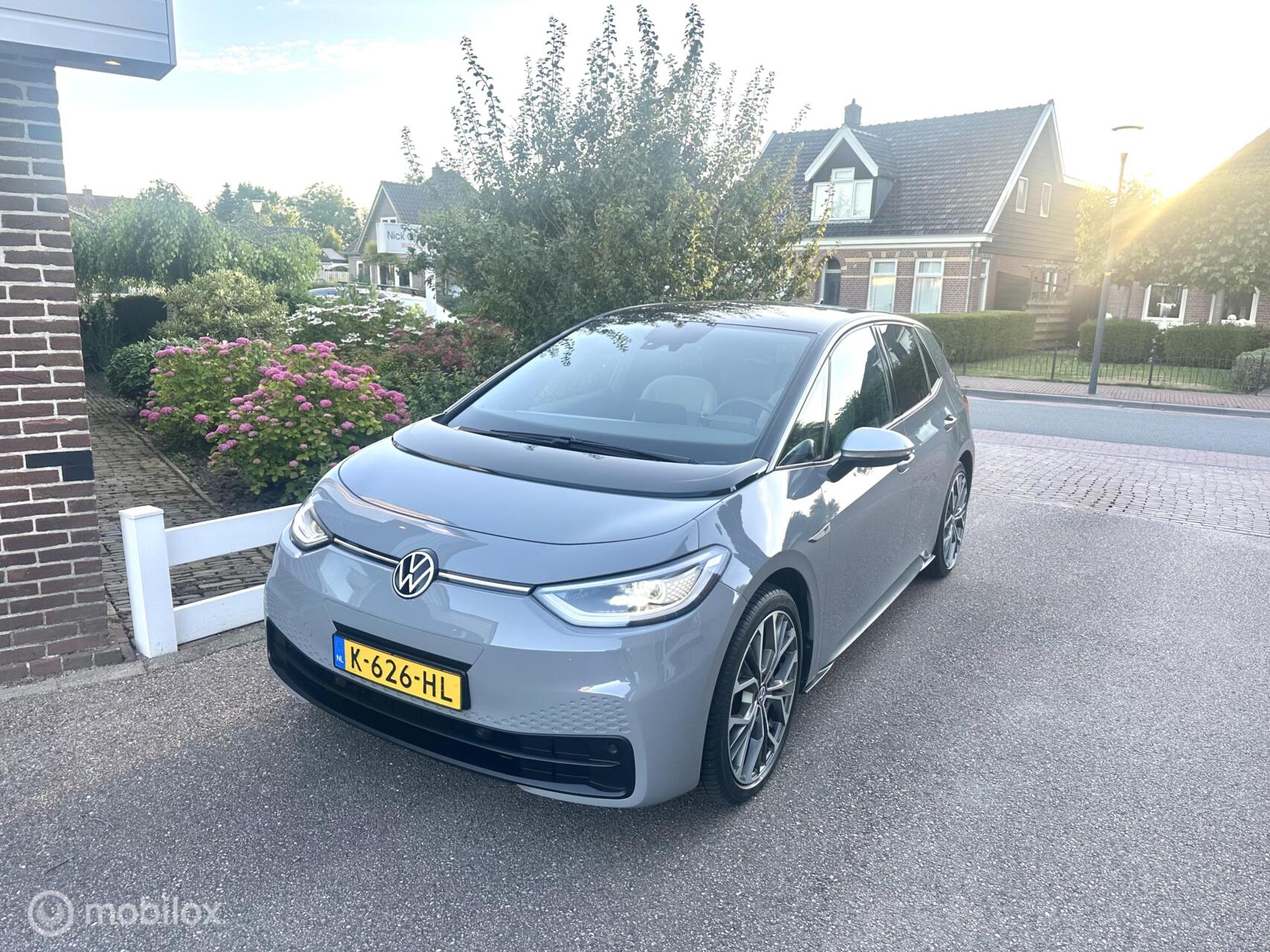 Volkswagen Id.3 Pro 150 KW First Plus 58 kWh MATRIX LED VERLICHTING ACHTERUITRIJ CAMERA STEUNHAAK CARPLAY ADAPTIVE CRUISE CONTROLE!! 2020 - voorkant