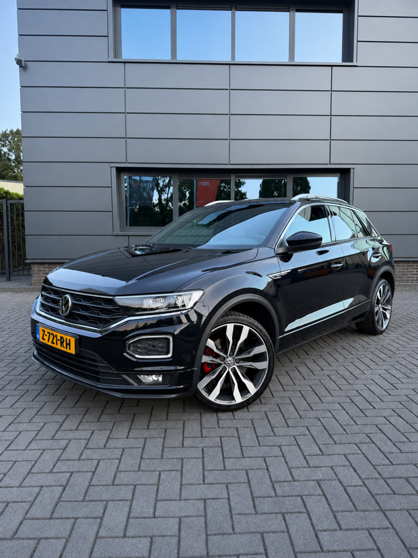 Volkswagen T-roc 2.0 TSI 4Motion / 3x R-line / Dealer onderh 2018 - voorkant