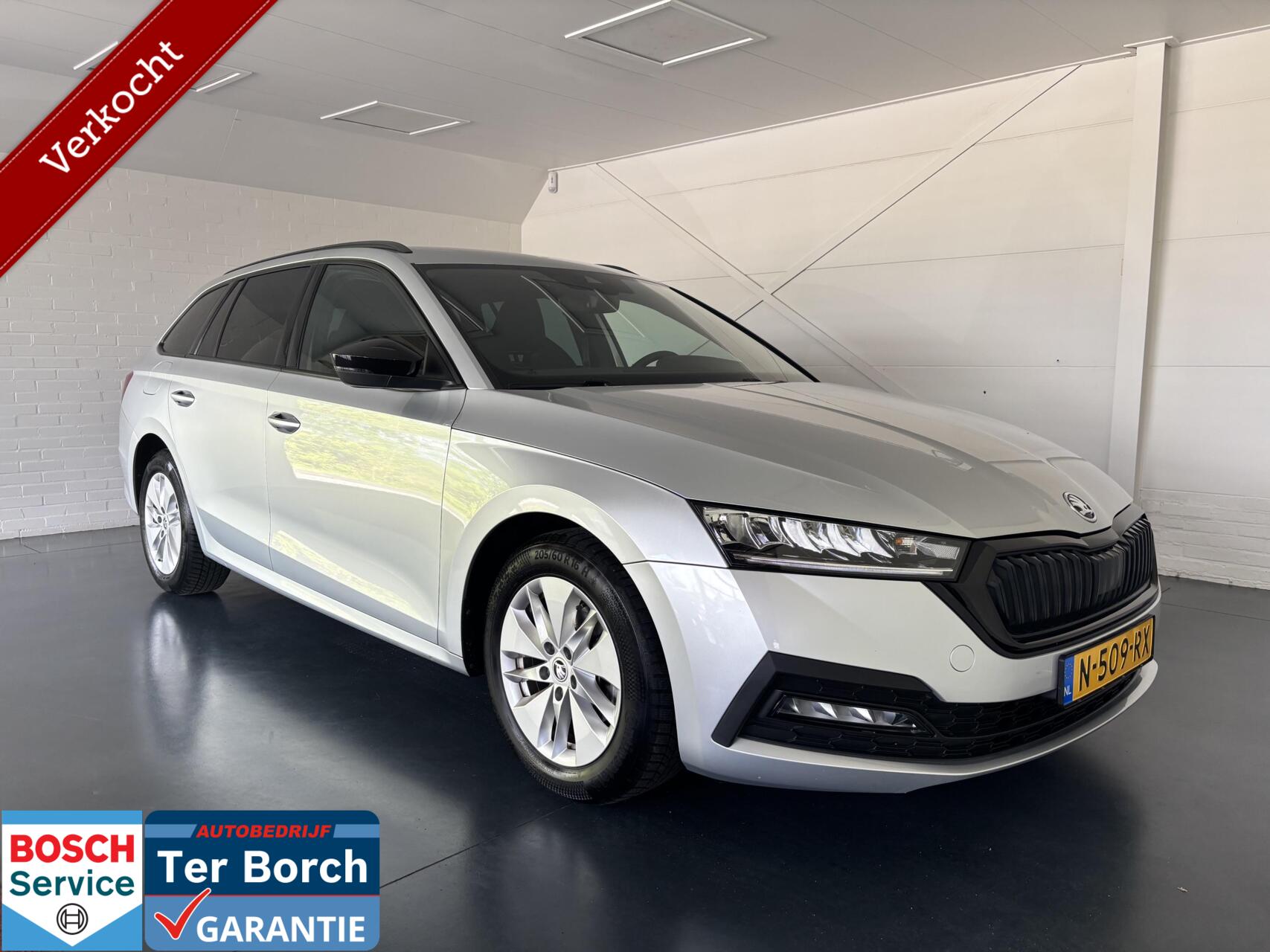 Skoda Octavia 1.5 e-TSI Sport Business 2021 - voorkant