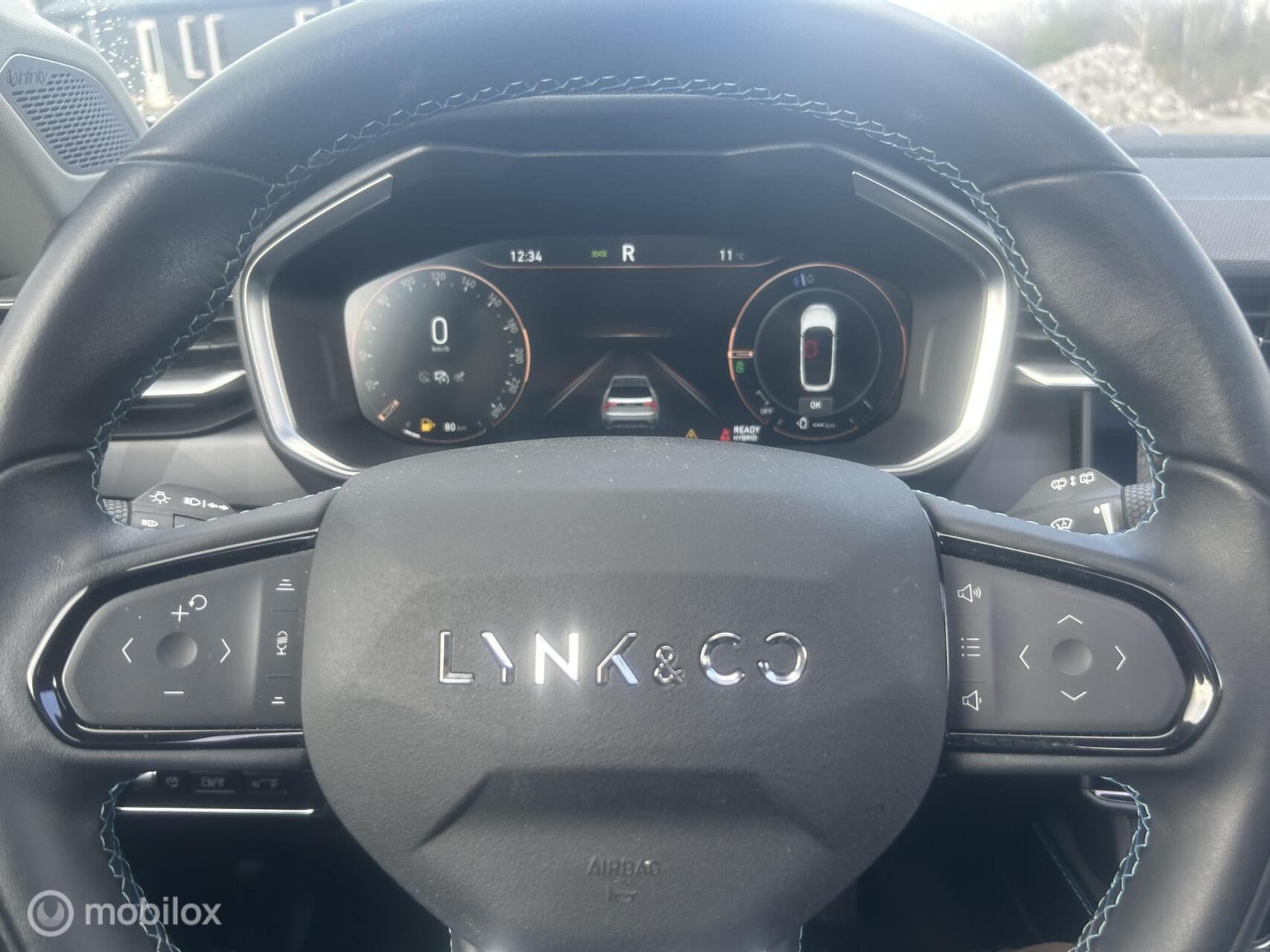 Foto van Lynk&co LYNK & Co 01