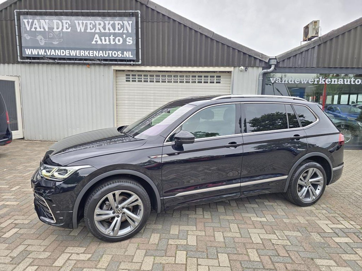 Volkswagen Tiguan 1.5 TSI R-Line Business+ 7p. AUTOMAAT Trekhaak|Vol opties|Nap!! 2022 - voorkant