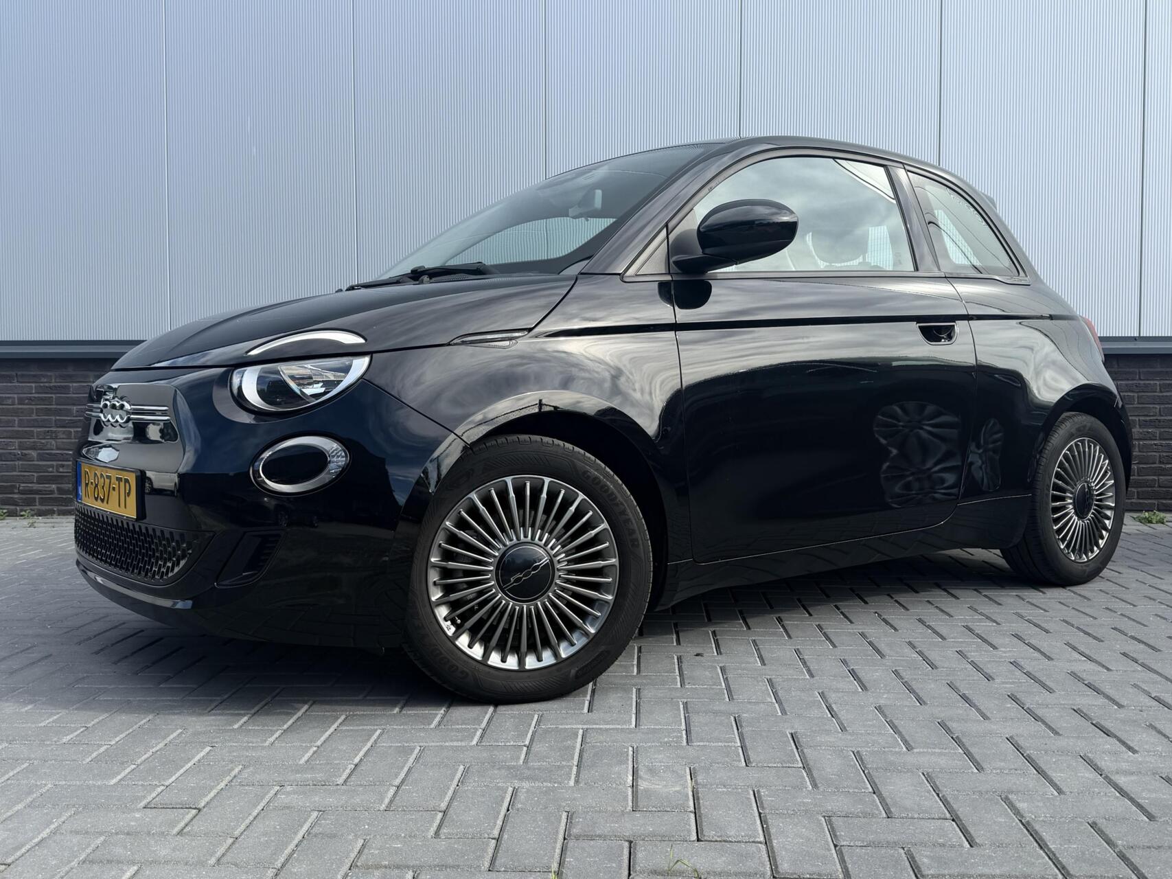 Fiat 500 Icon 42 kWh 2022 - voorkant