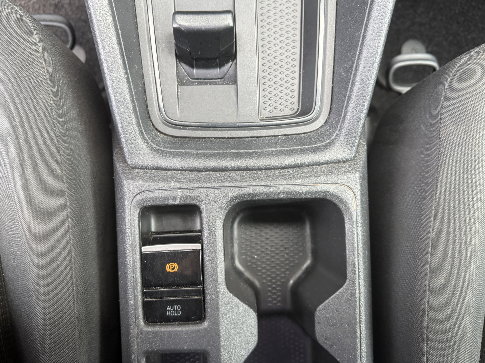 Foto van Volkswagen Caddy Modified Partition Wall