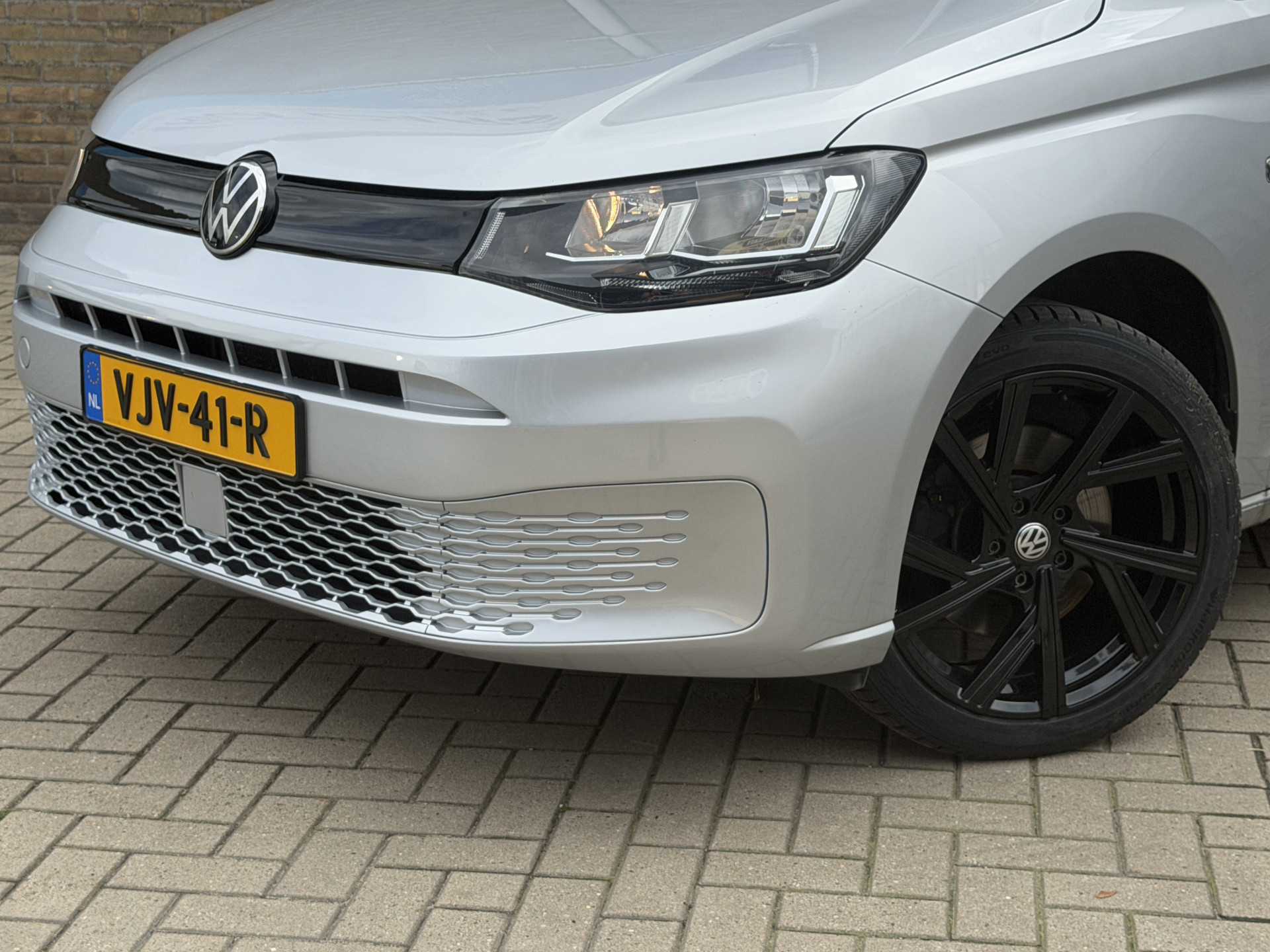 Foto van Volkswagen Caddy Modified Partition Wall