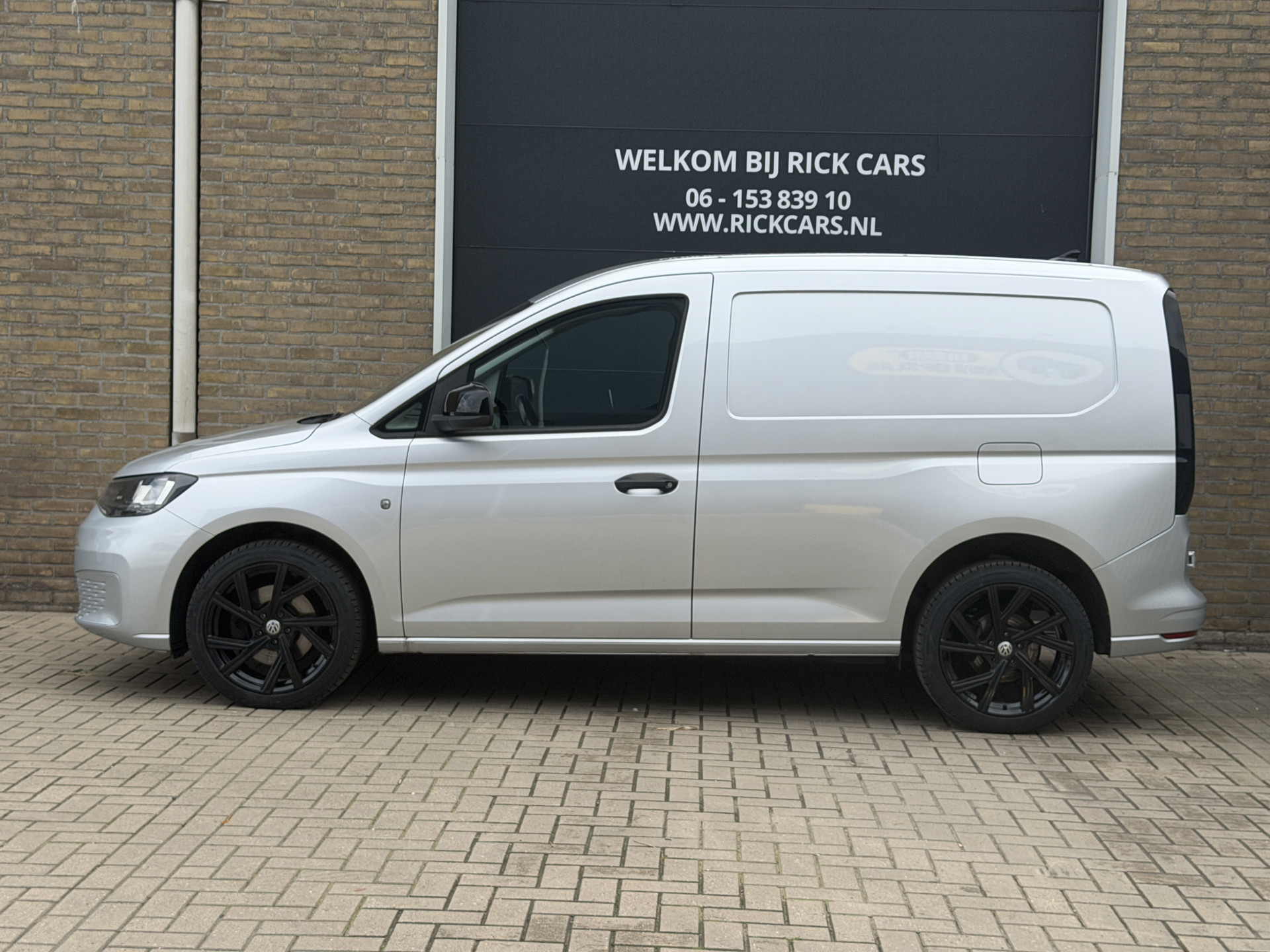 Foto van Volkswagen Caddy Modified Partition Wall