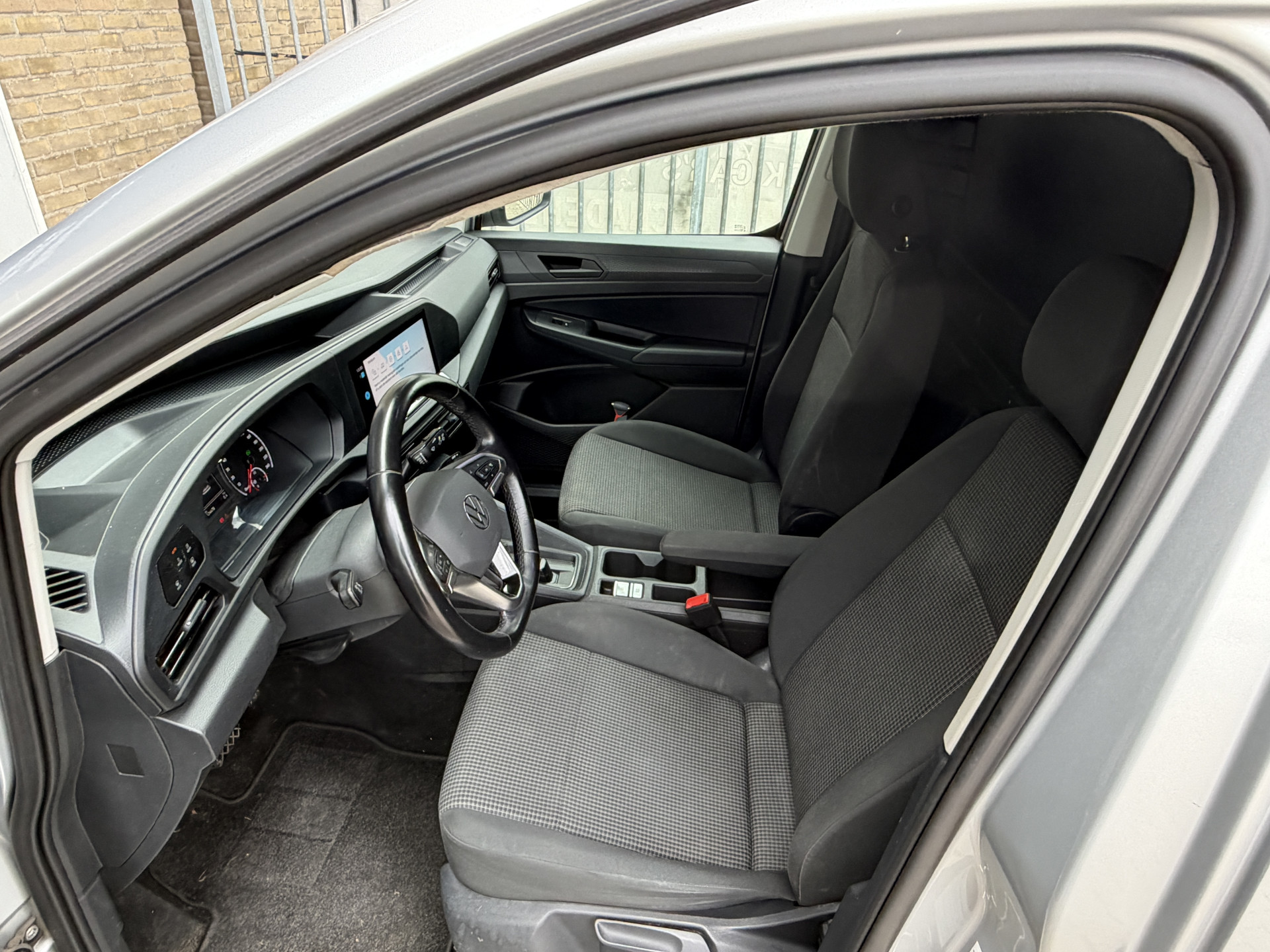 Foto van Volkswagen Caddy Modified Partition Wall