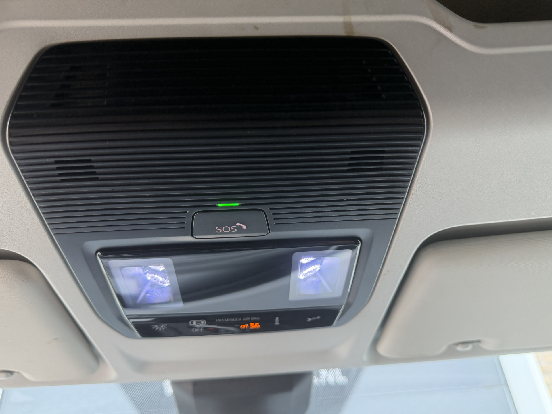 Foto van Volkswagen Caddy Modified Partition Wall