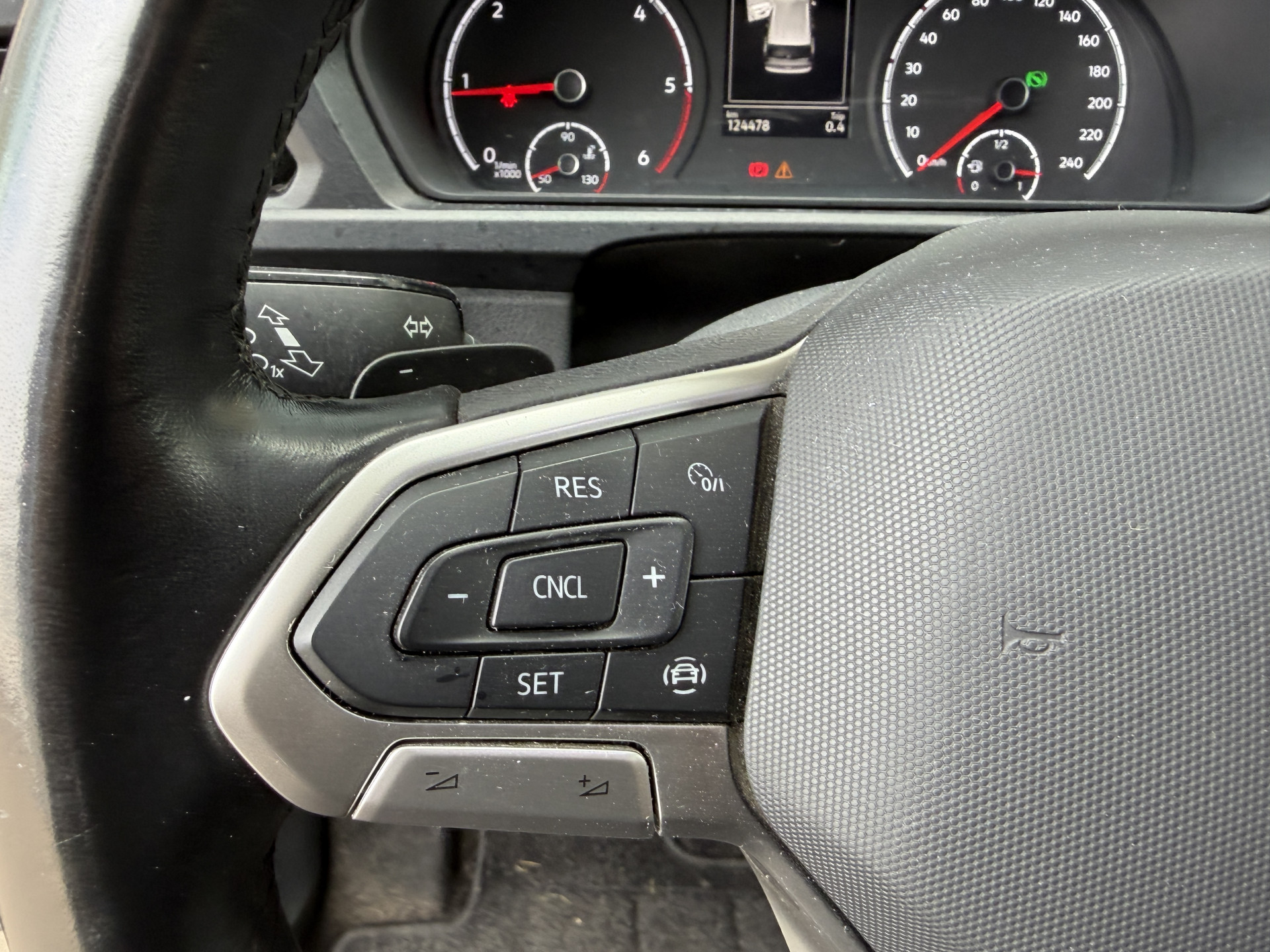 Foto van Volkswagen Caddy Modified Partition Wall
