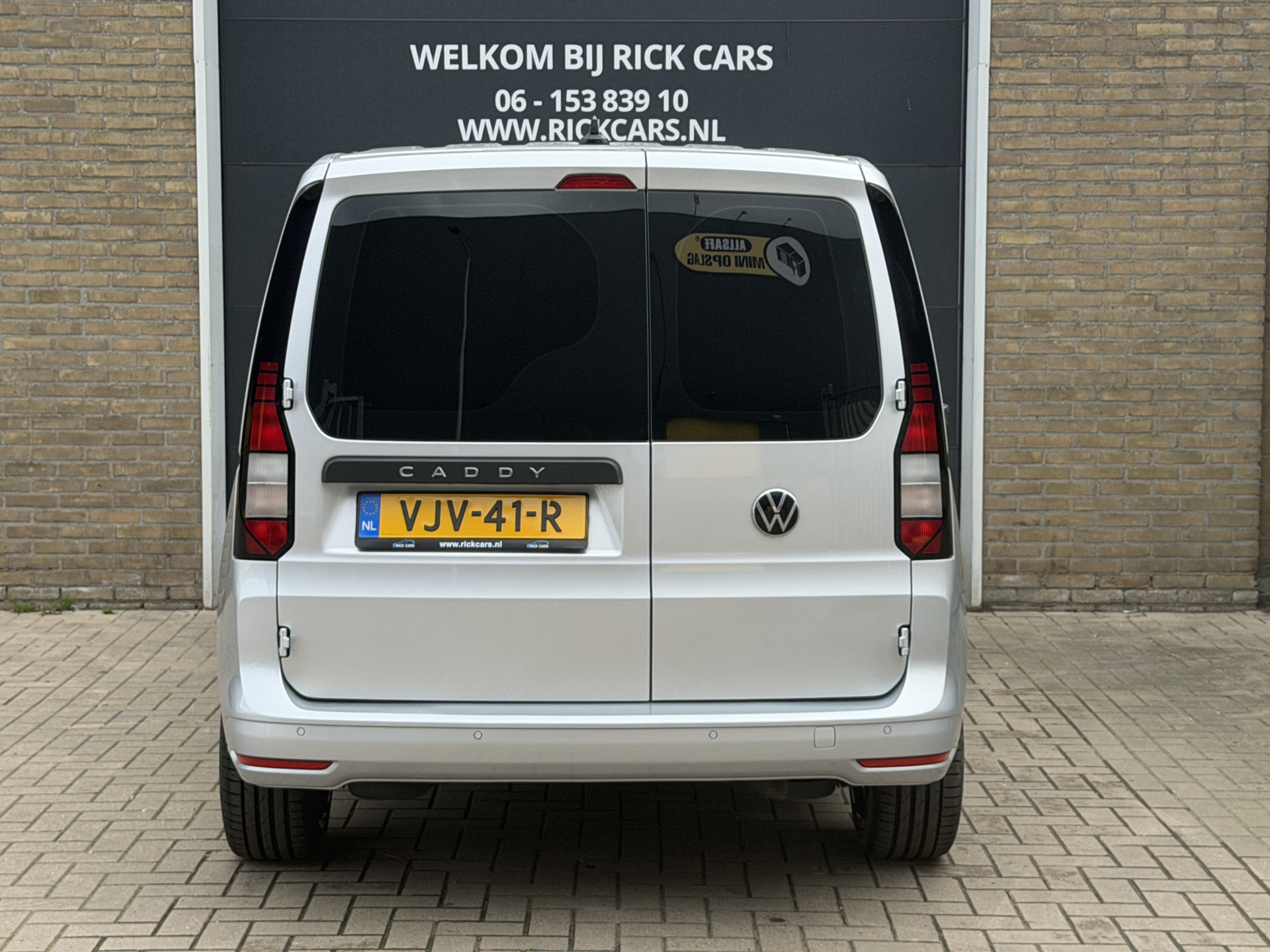 Foto van Volkswagen Caddy Modified Partition Wall