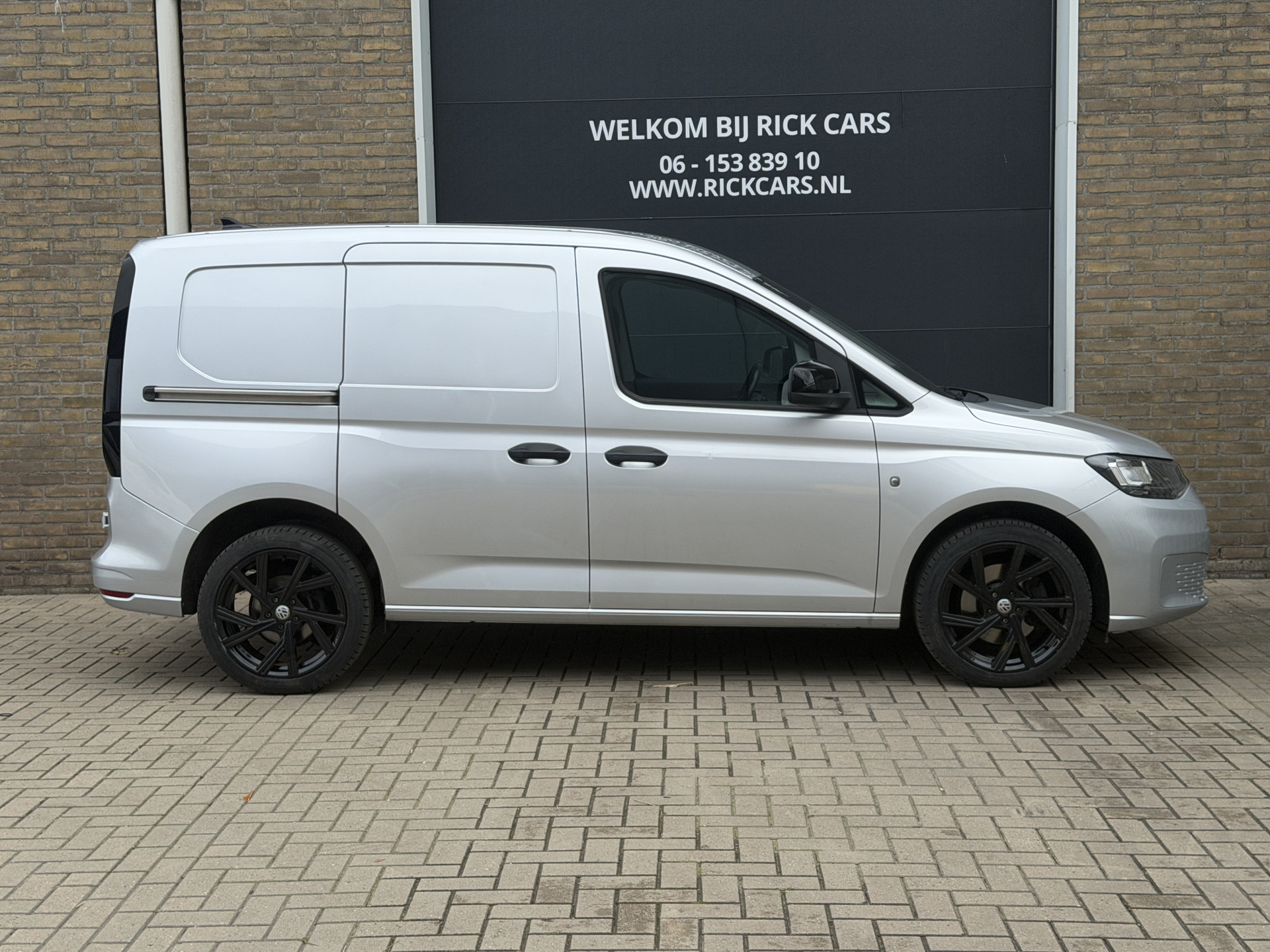 Foto van Volkswagen Caddy Modified Partition Wall