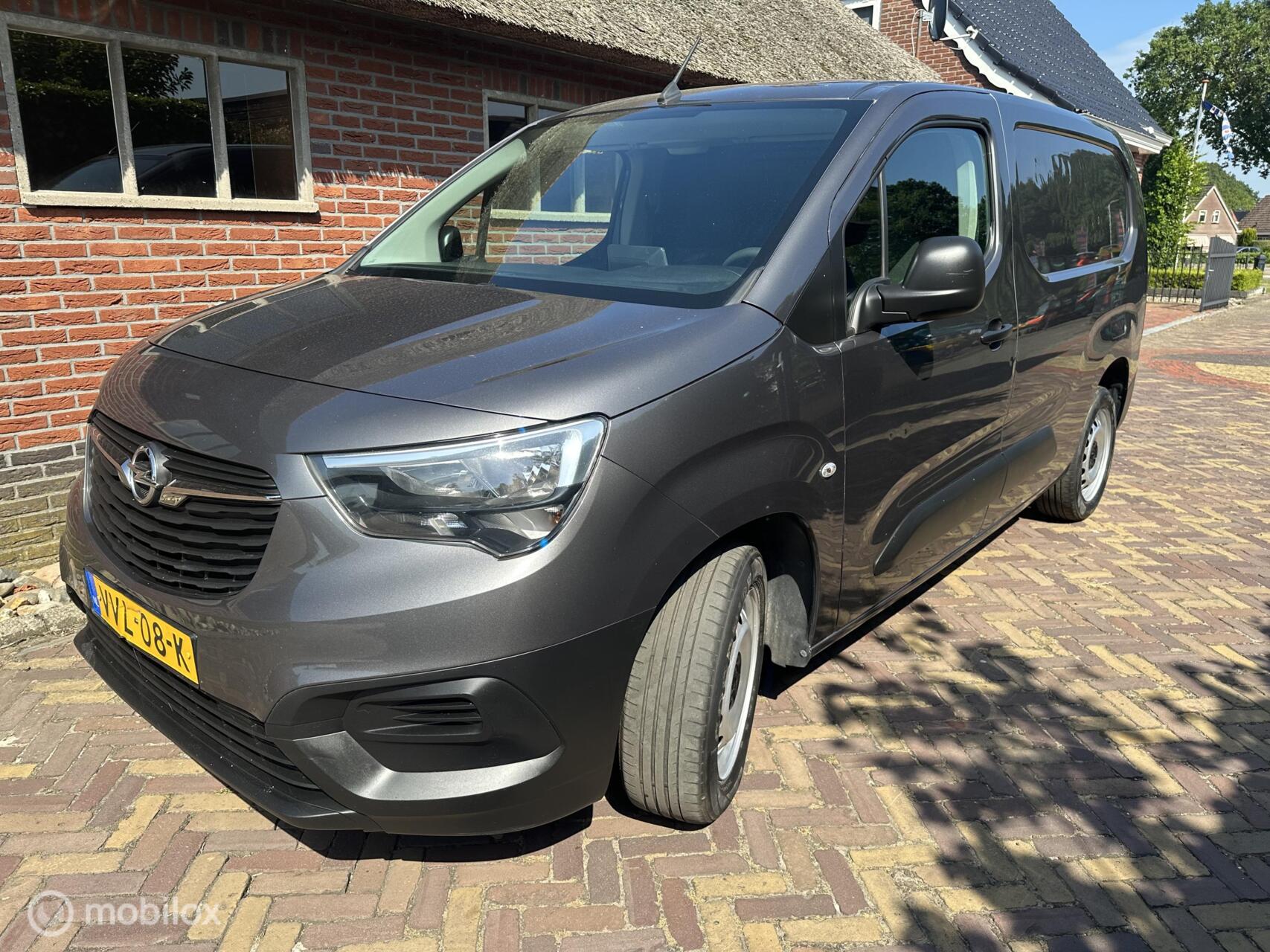 Opel Combo 1.5D L2H1 Standaard 2023 - voorkant