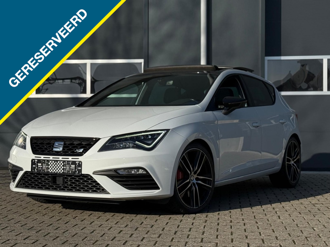 Seat Leon 2.0 TSI CUPRA 300 PANO gratis 1jaar garantie! 2018 - voorkant