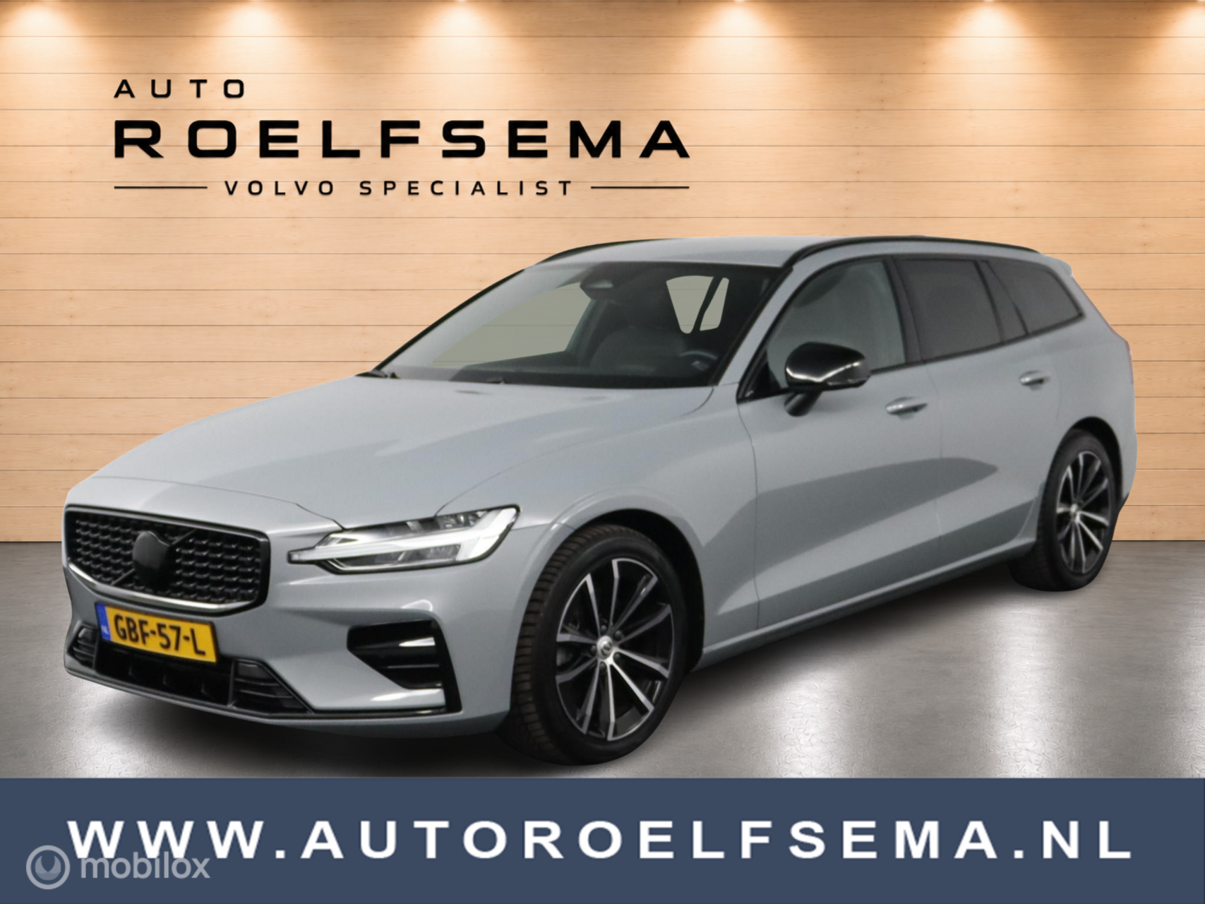 Volvo V60 2.0 B4 Plus Dark 2023 - voorkant