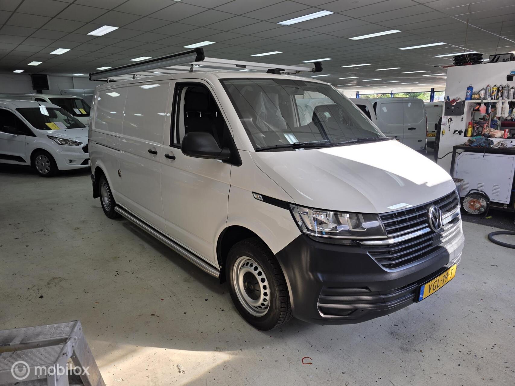 Volkswagen Transporter 2.0 TDI L2H1 Airco Imperiaal Kasten 2020 - voorkant