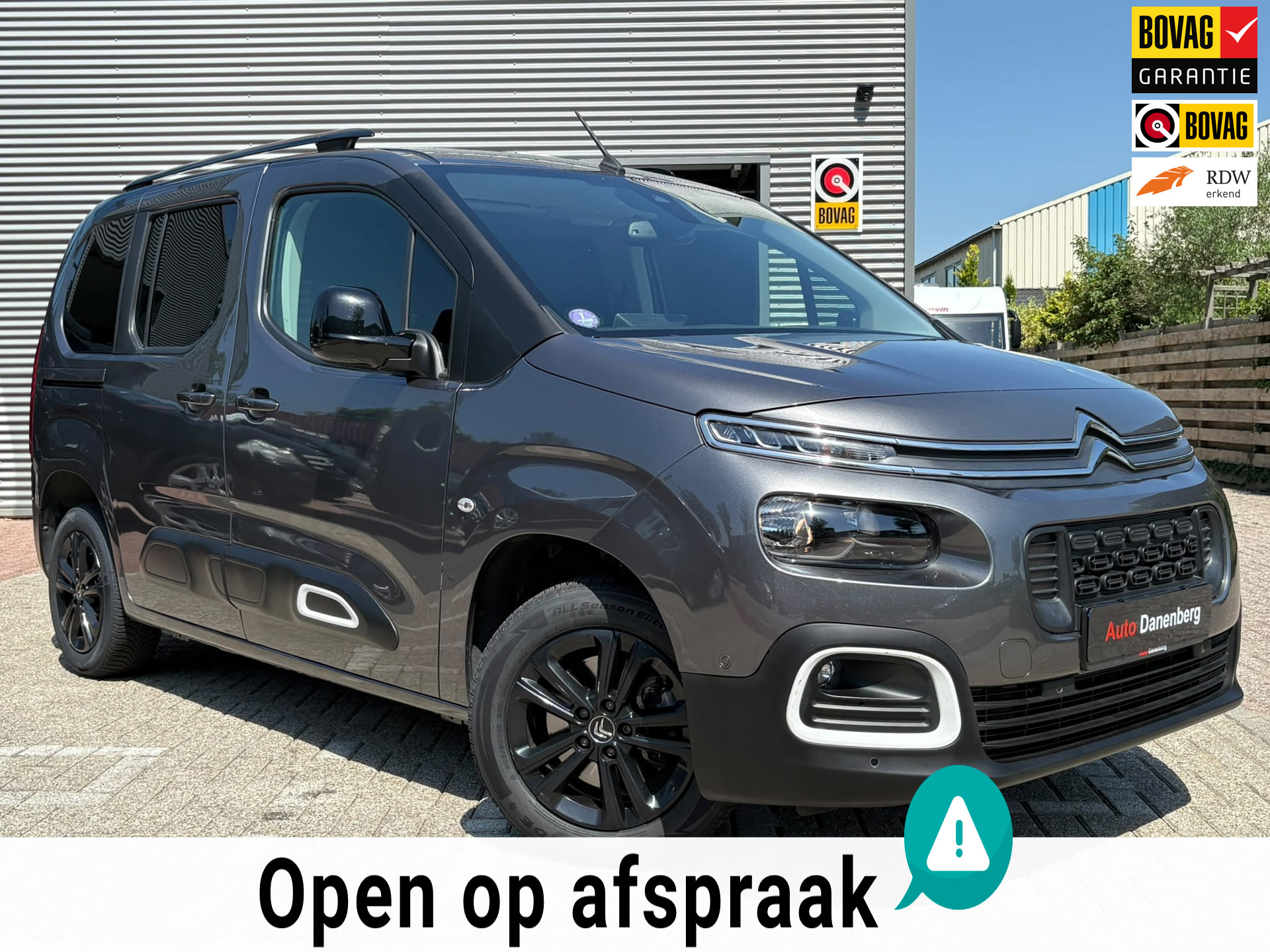Citroen Berlingo 1.2 PureTech Shine,Camera,Car-Play,AUTOMAAT,Trekhaak,Garantie 2022 - voorkant