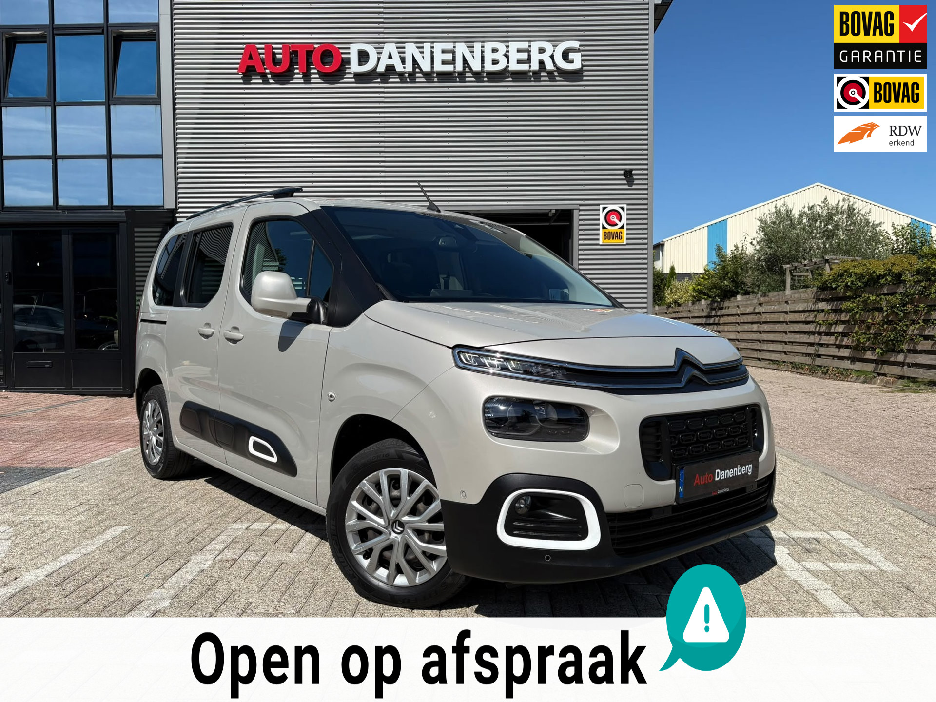 Citroen Berlingo 1.2 PureTech Shine AUTOMAAT! 2020 - voorkant