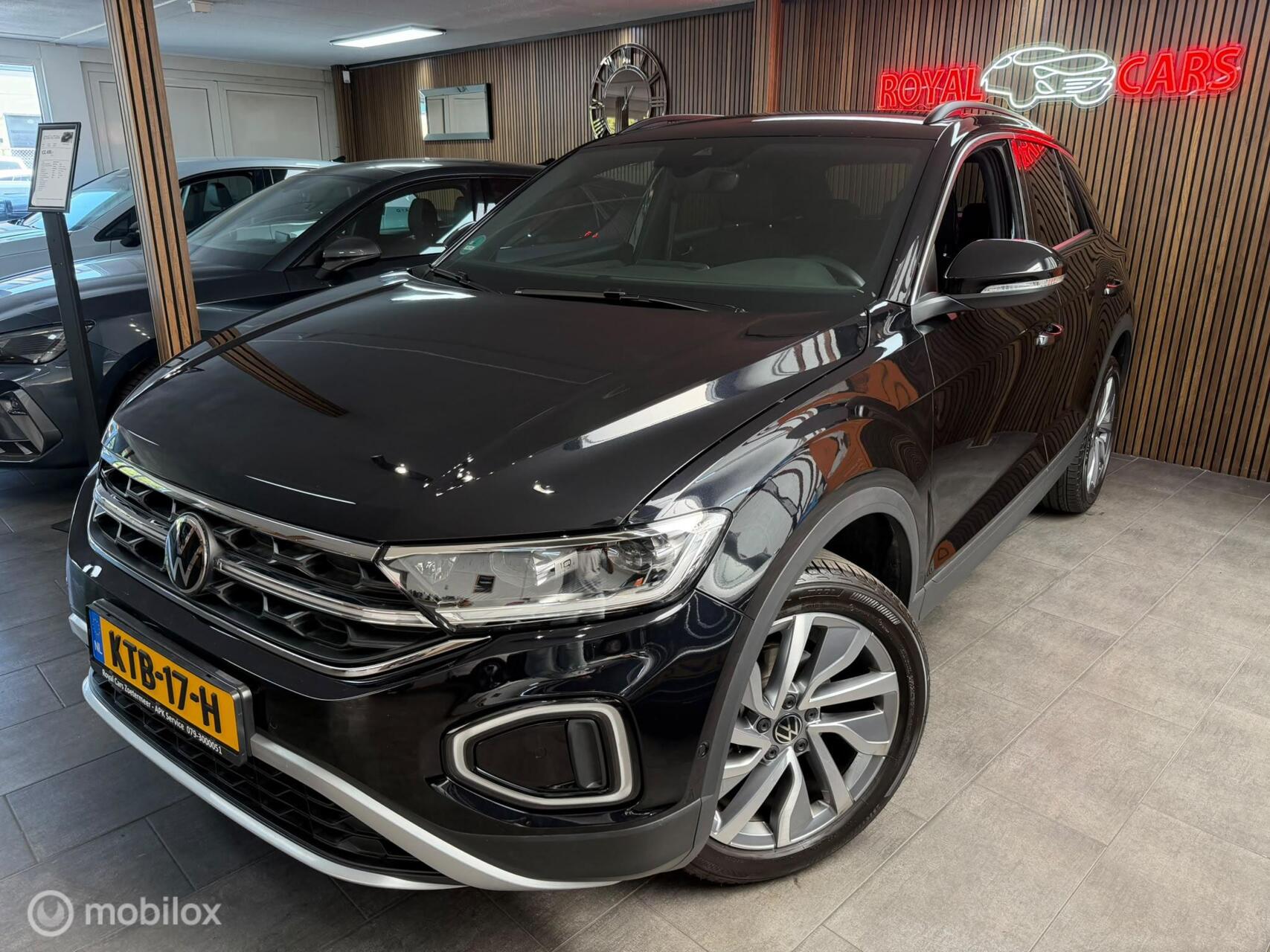 Volkswagen T-roc 1.5 TSI MOVE Edition|Camera|Carplay|IQ Light 2024 - voorkant