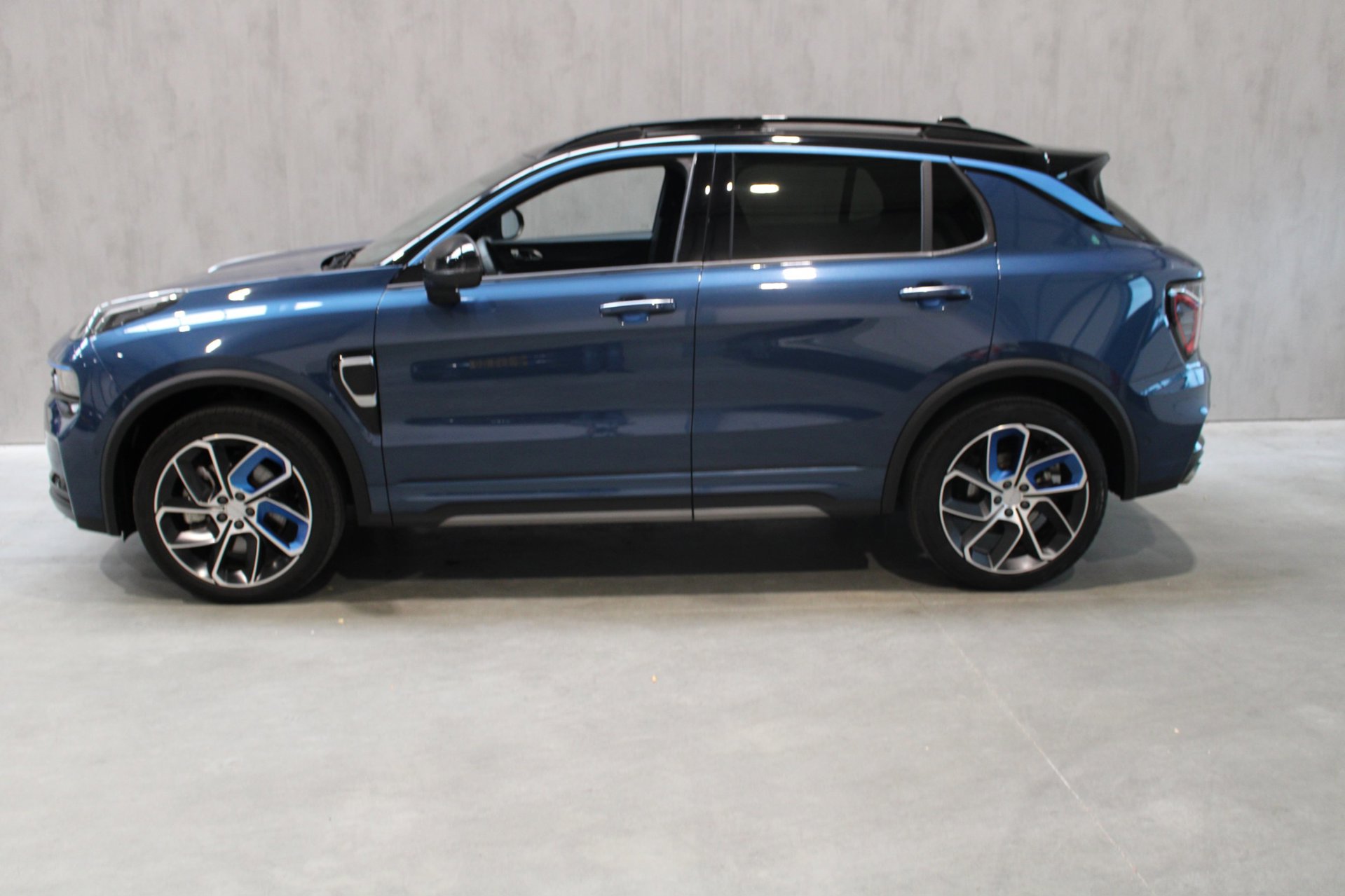 Foto van Lynk&co LYNK & Co 01