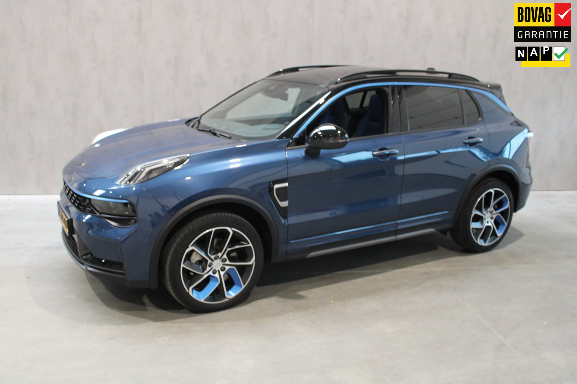 Lynk&co LYNK & Co 01 1.5 NL Auto/Zwarte hemel/360 camera/Rijklaar/Bovag 2024 - voorkant