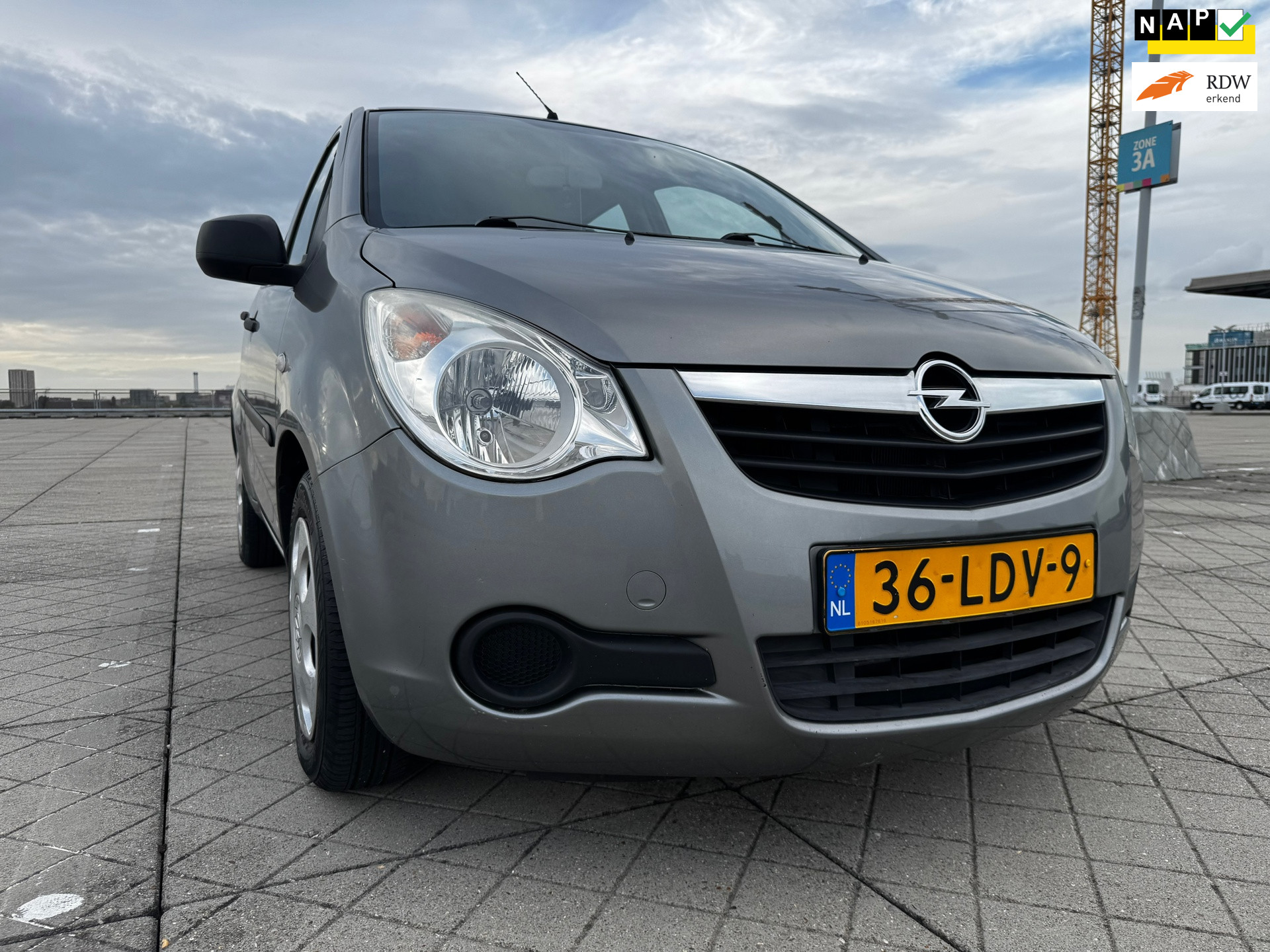 Opel Agila 1.0 Selection HELE LAGE KM- NAP- ZEER NETJES 2010 - voorkant