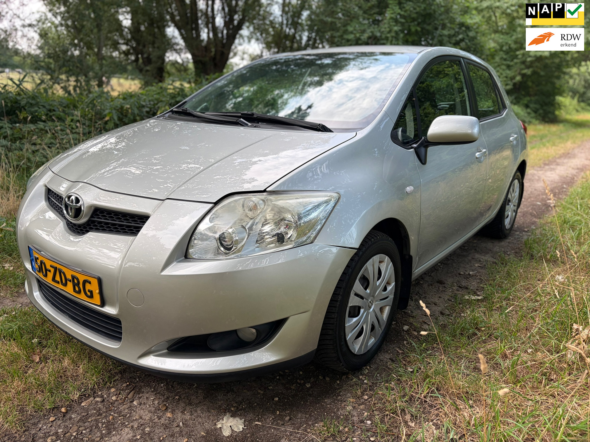 Toyota Toyota Auris 1.4-16V Sol/DEALER ONDH./Carplay/Android/NAP! 2008 - voorkant
