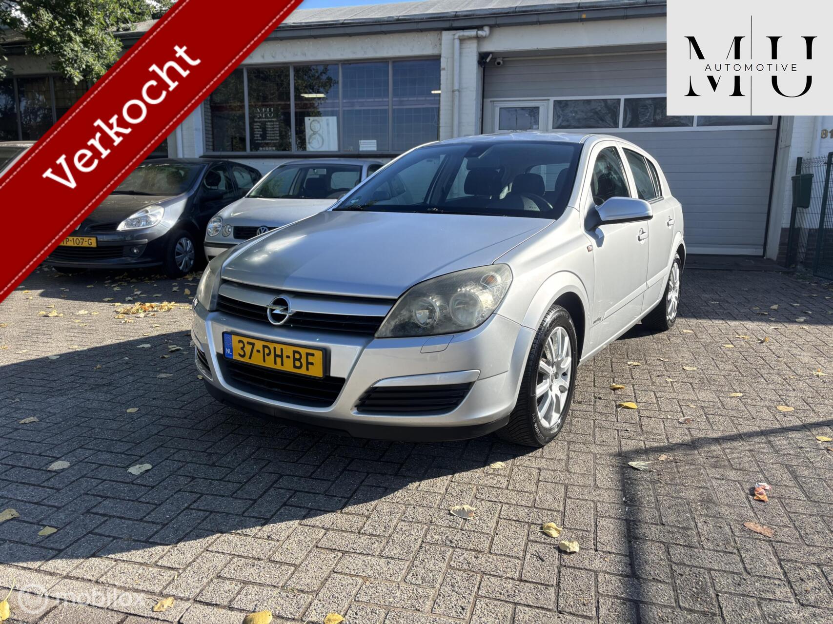 Opel Astra 1.6 Cosmo APK 08/27 2004 - voorkant