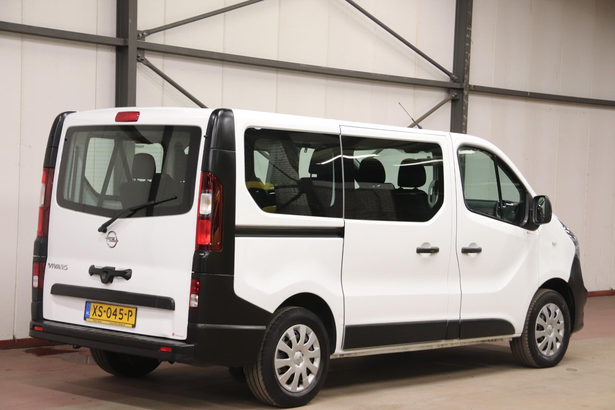 Foto van Opel Vivaro-b