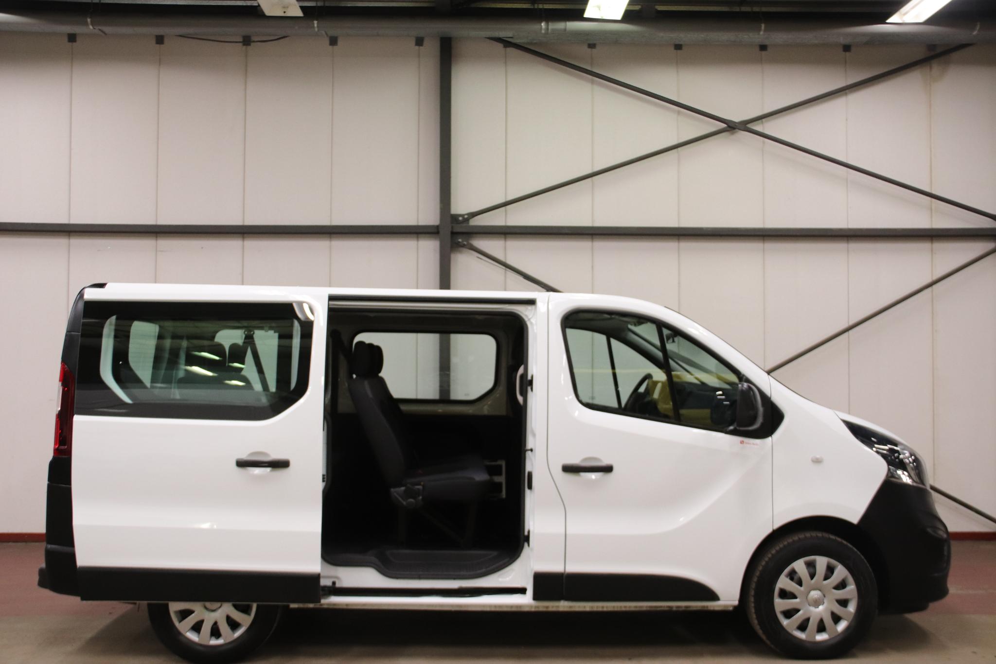 Foto van Opel Vivaro-b