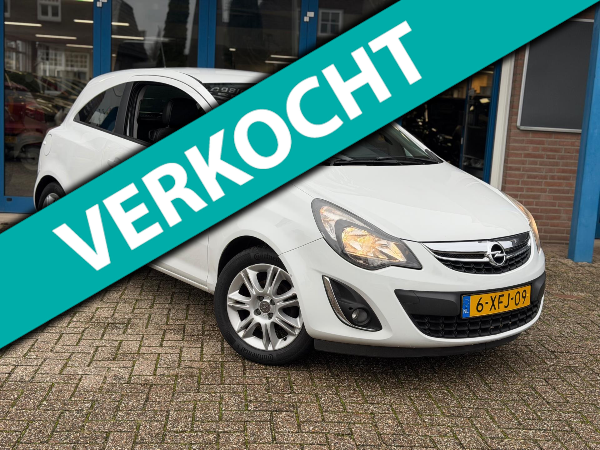 Opel Corsa 1.2-16V BlitZ Wit 3drs 2014 AIRCO LM NAP 2014 - voorkant