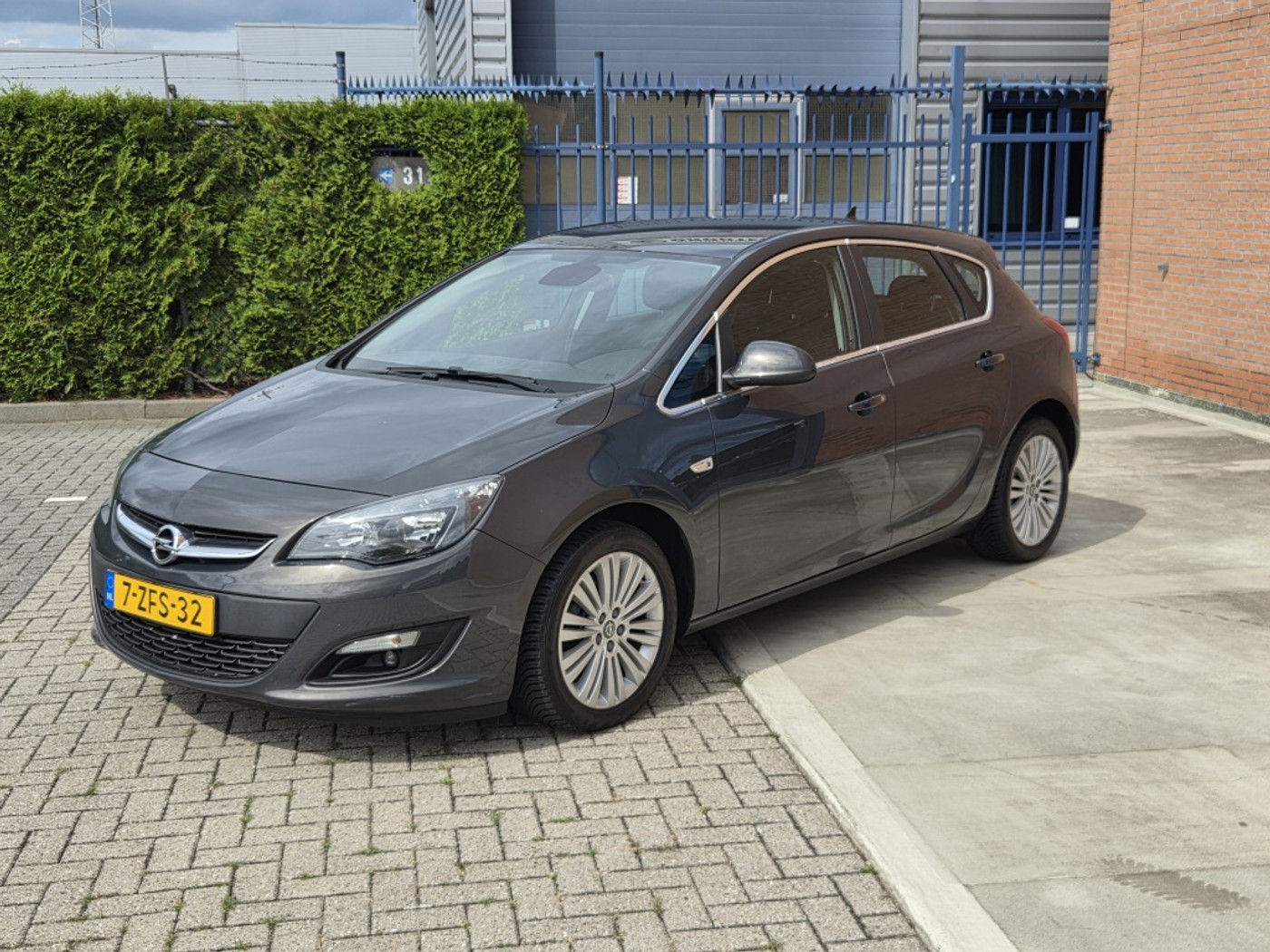 Opel Astra 1.4 Turbo Blitz 2015 - voorkant