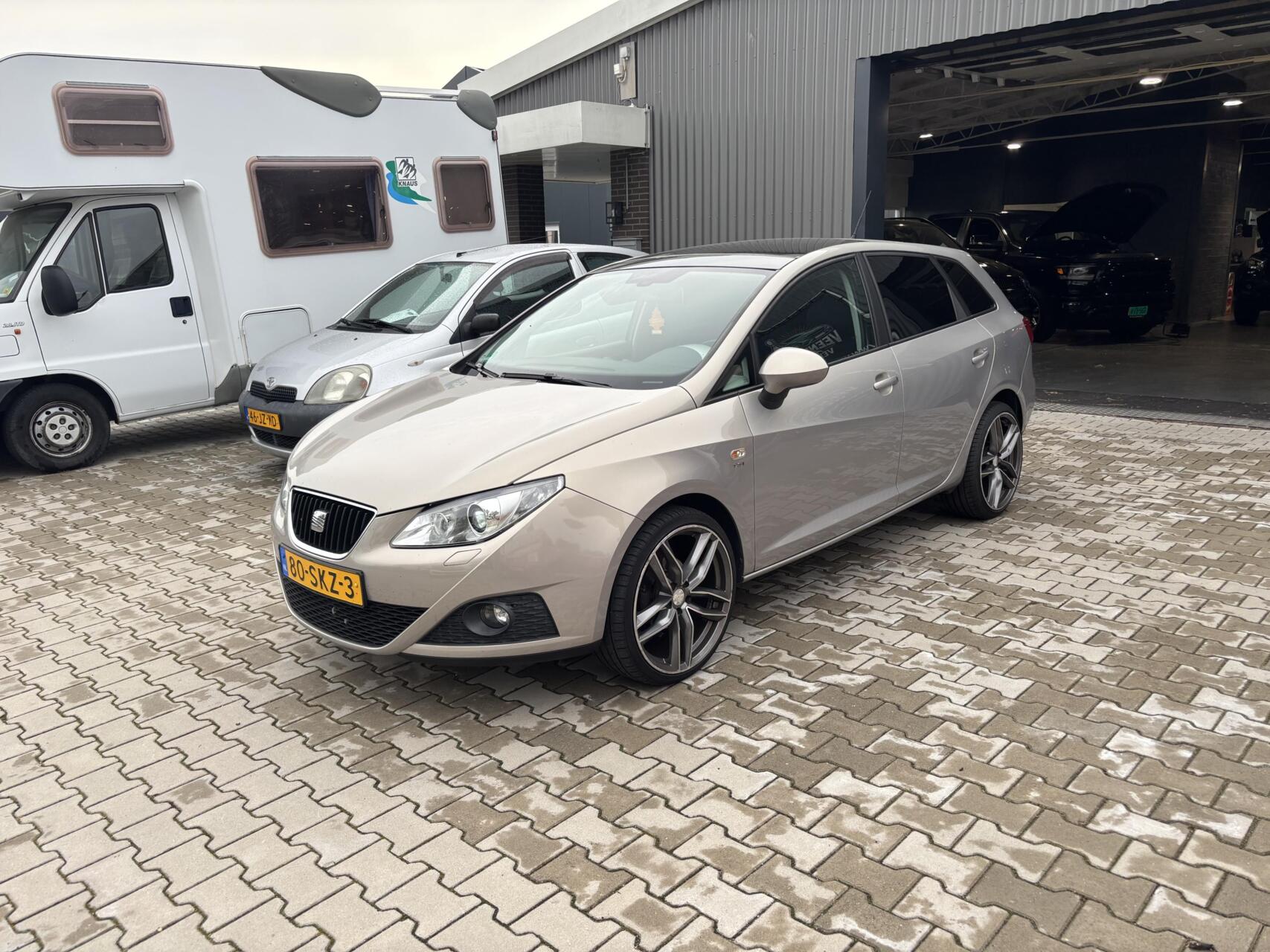Seat Ibiza ST 1.2 TSI Sport AUTOMAAT Airco Cruise Leder Pano 2011 - voorkant
