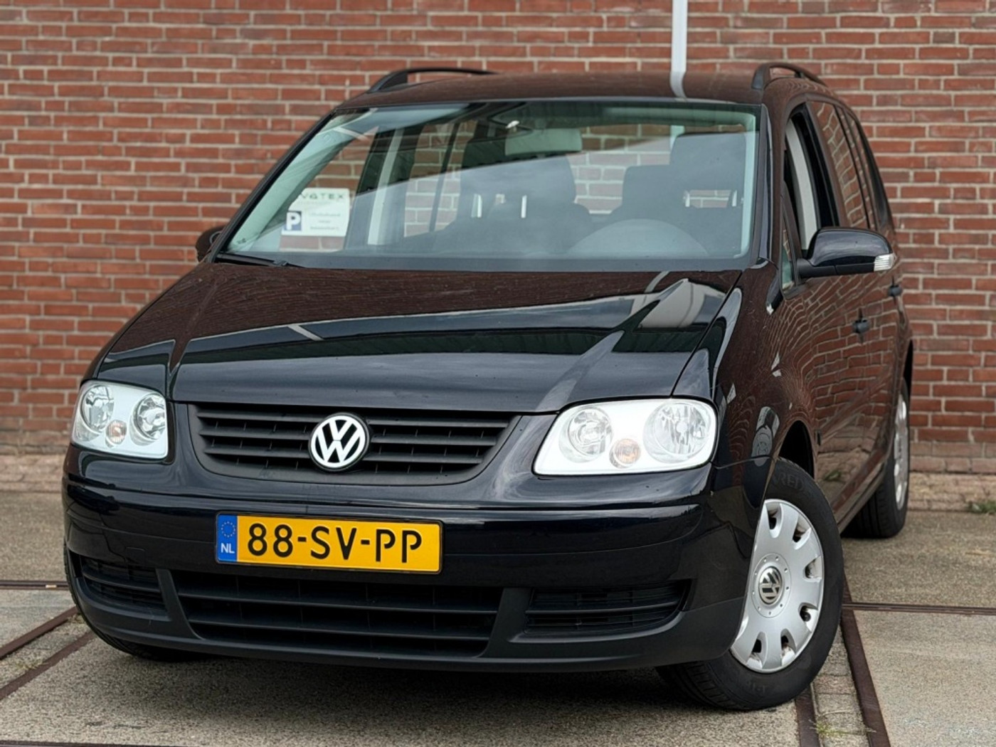 Volkswagen Touran 1.6-16V FSI Highline |Clima |CruiseC |Nieuwe APK 2006 - voorkant