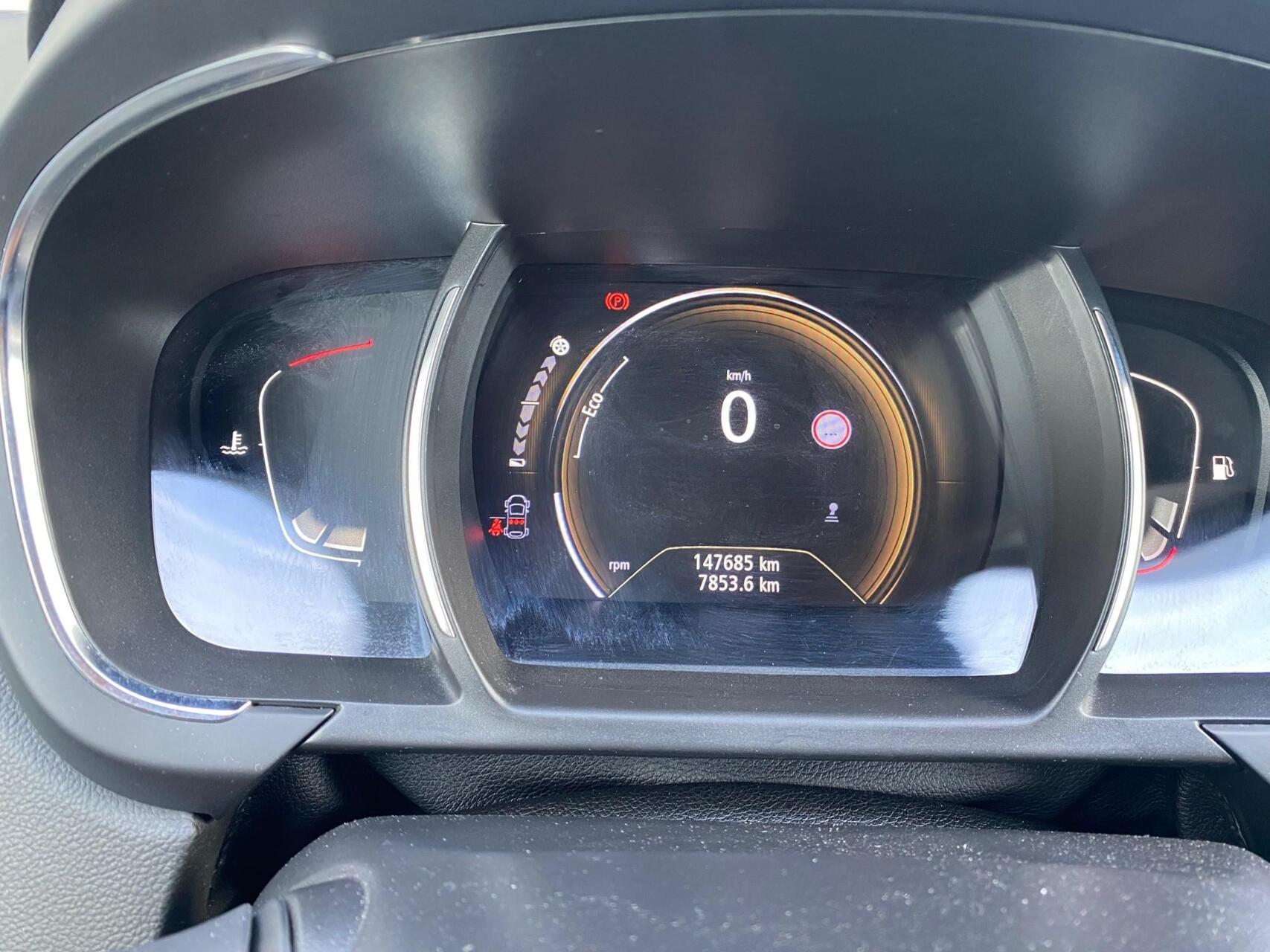 Foto van Renault Scenic Hybrid Assist
