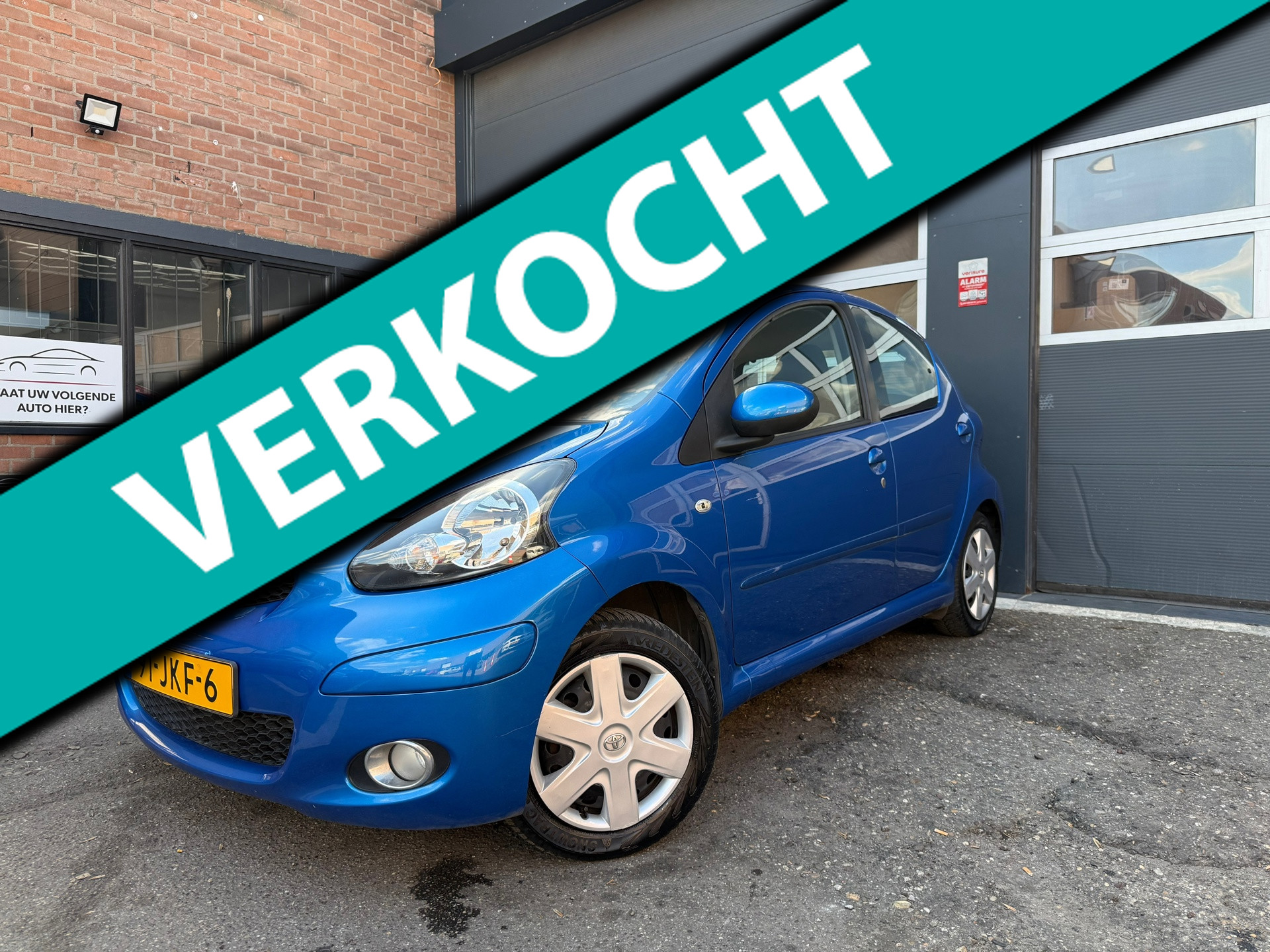Toyota Toyota Aygo 1.0-12V Dynamic Blue 2009 - voorkant