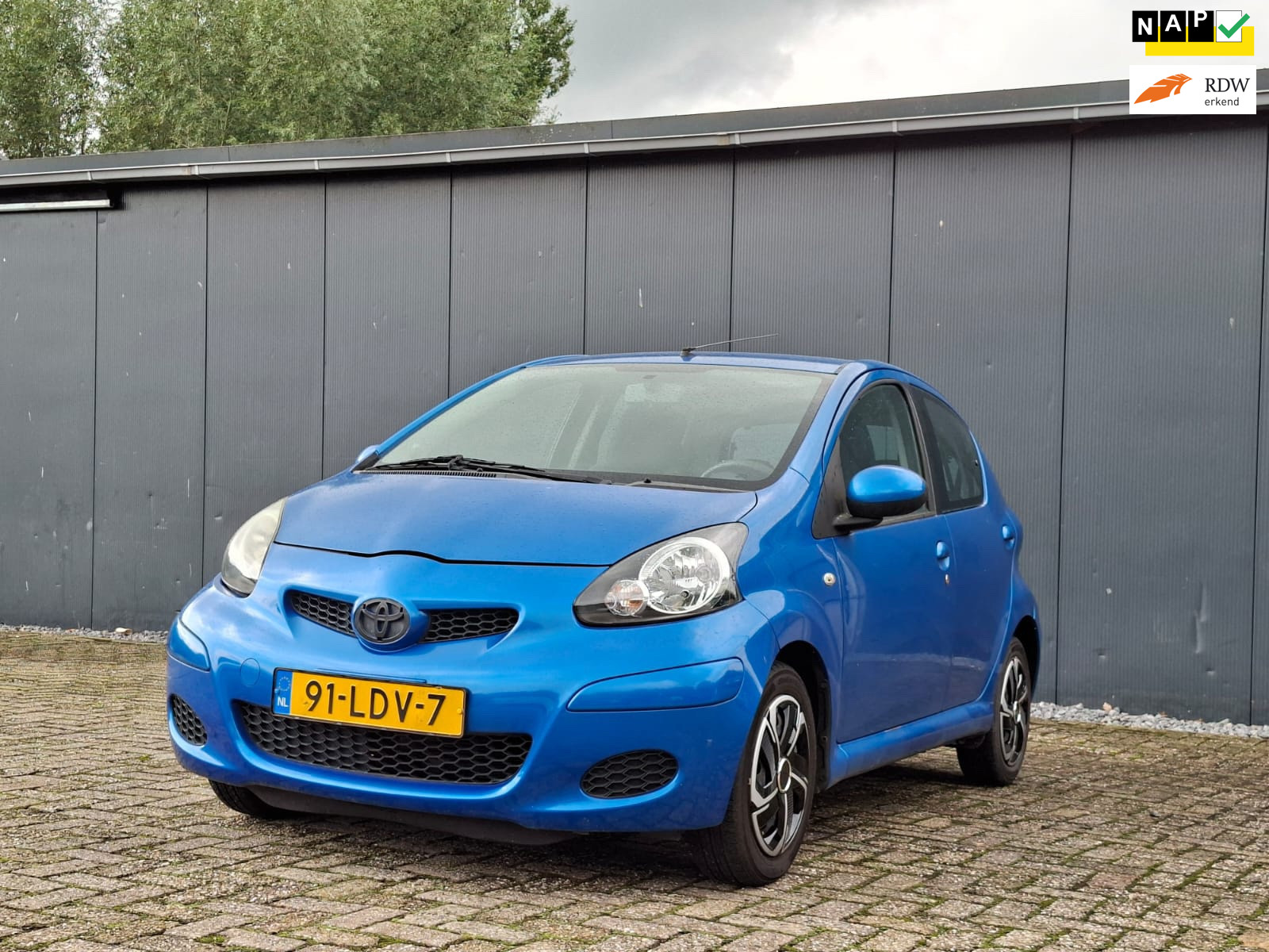 Toyota Toyota Aygo 1.0-12V Comfort DEALER ondh./ Airco/ NEW APK! 2010 - voorkant